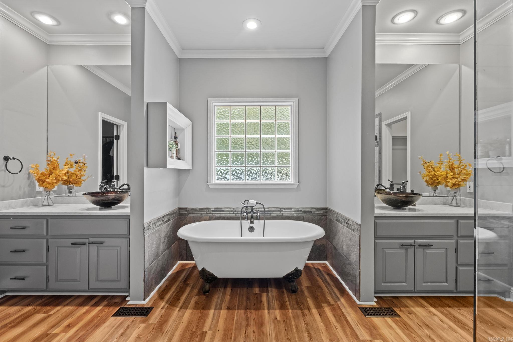 NORTH HILLS ESTATES - Residential