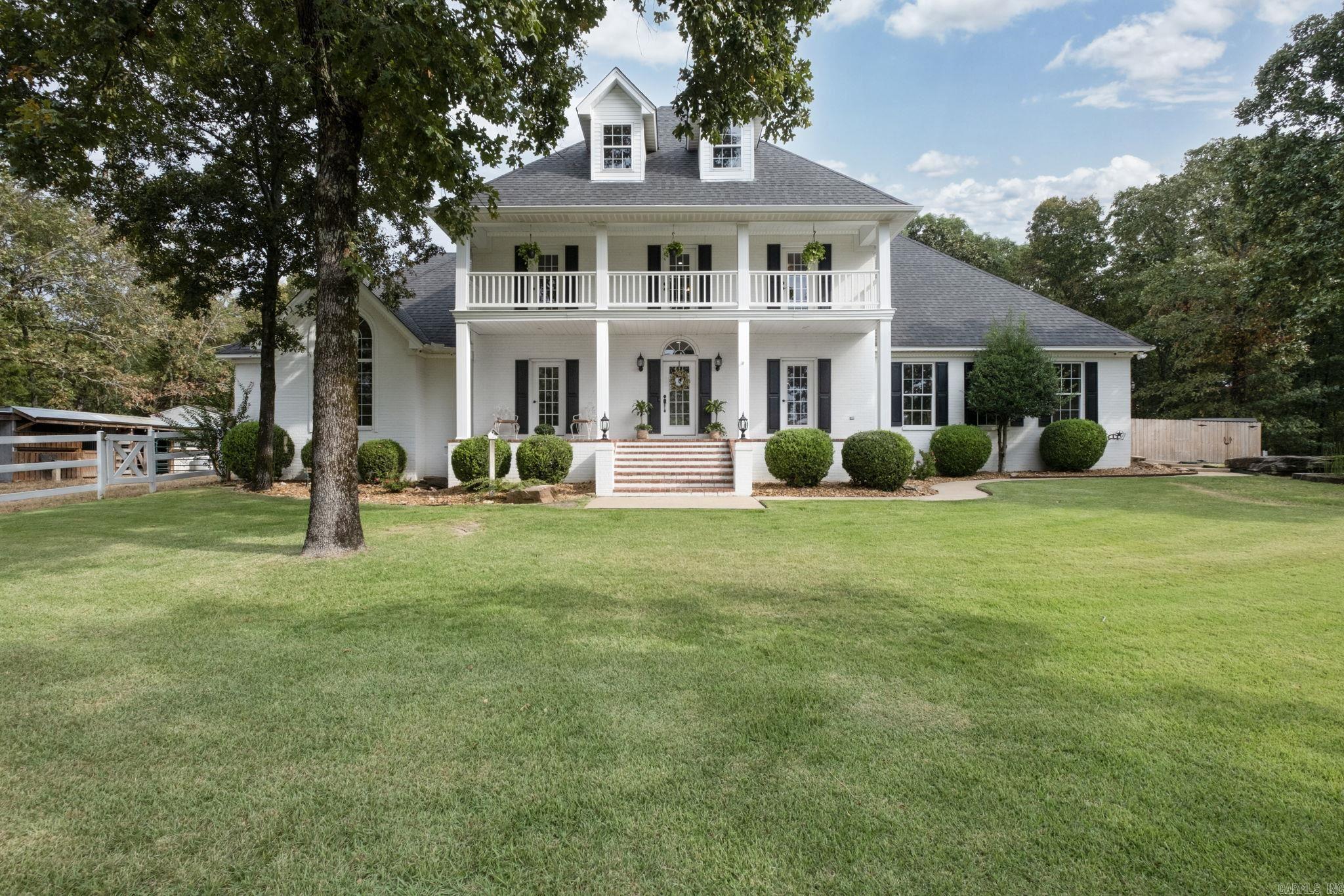 NORTH HILLS ESTATES - Residential