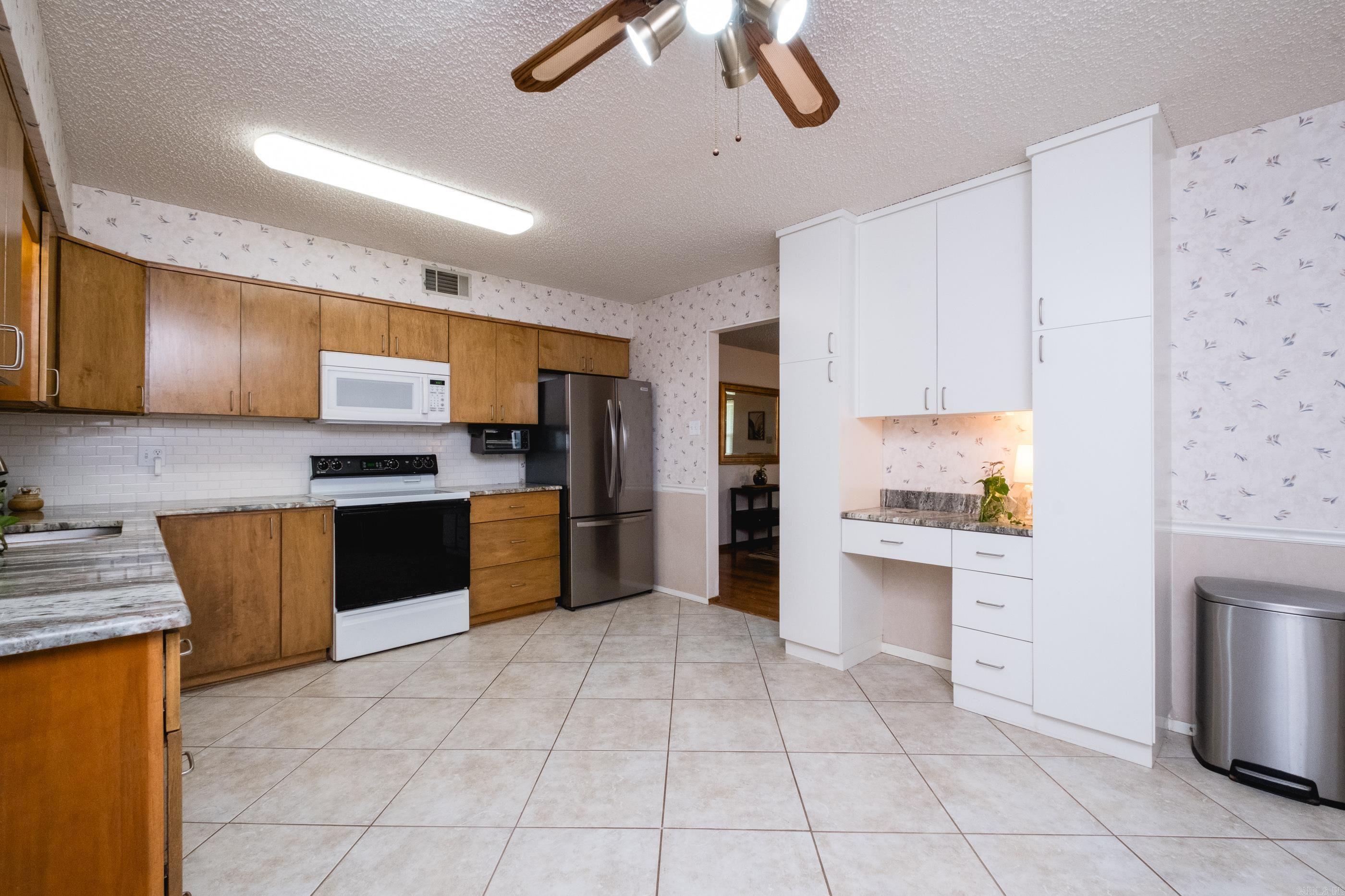 GIBRALTER HGTS - Residential