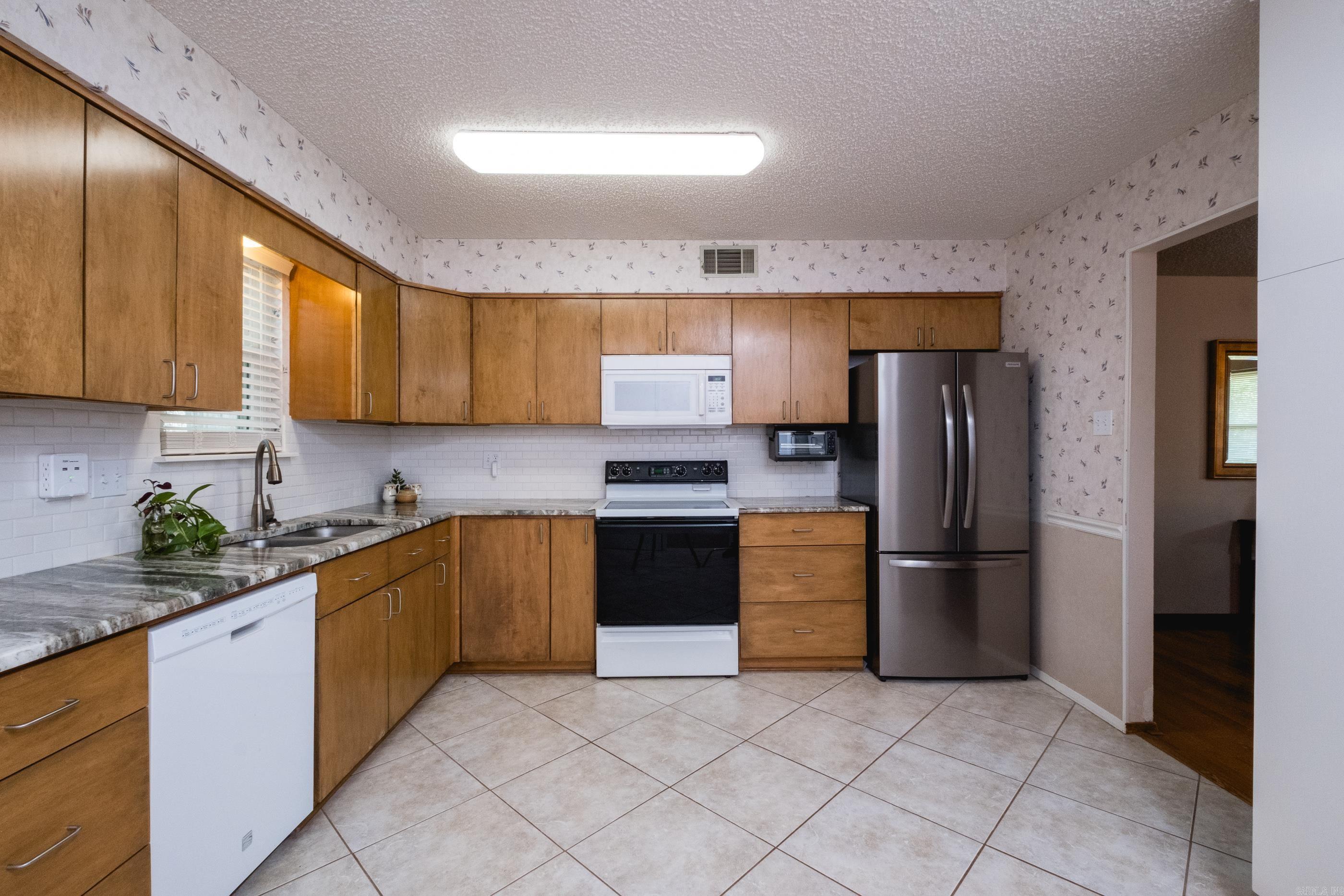 GIBRALTER HGTS - Residential