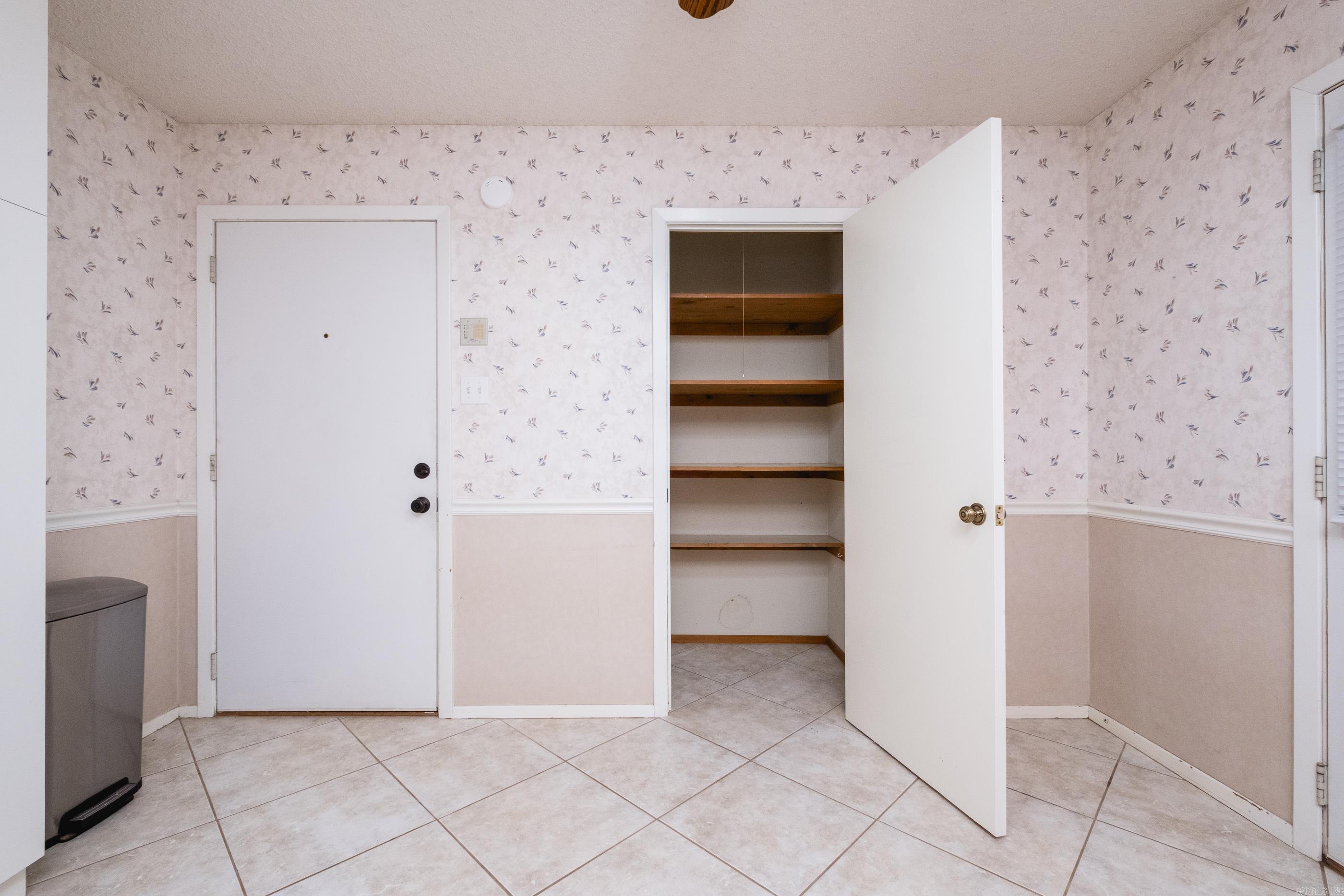 GIBRALTER HGTS - Residential