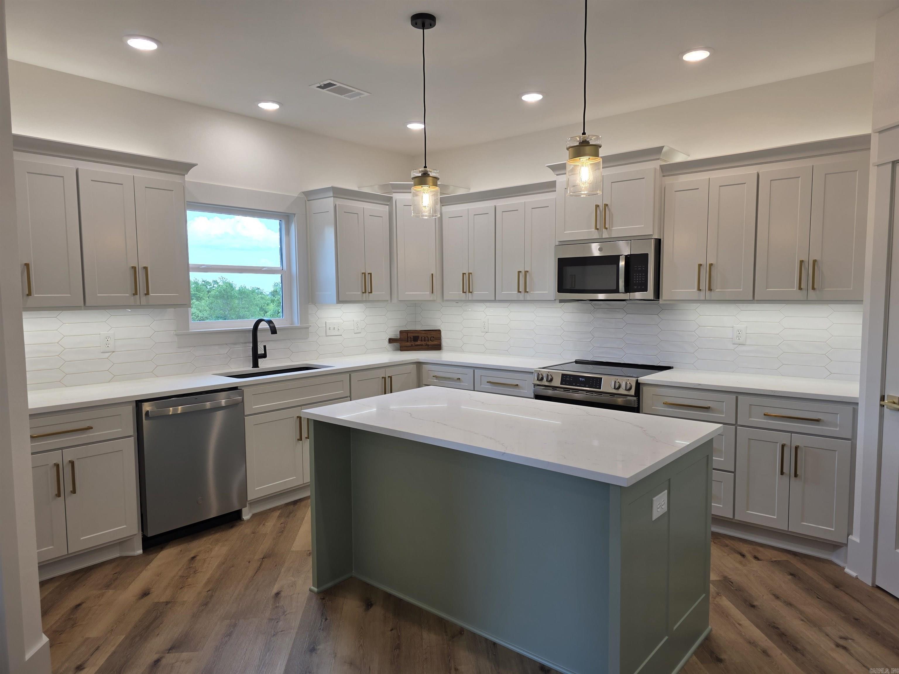 SUMMERLYN SUBDIVISION - Residential