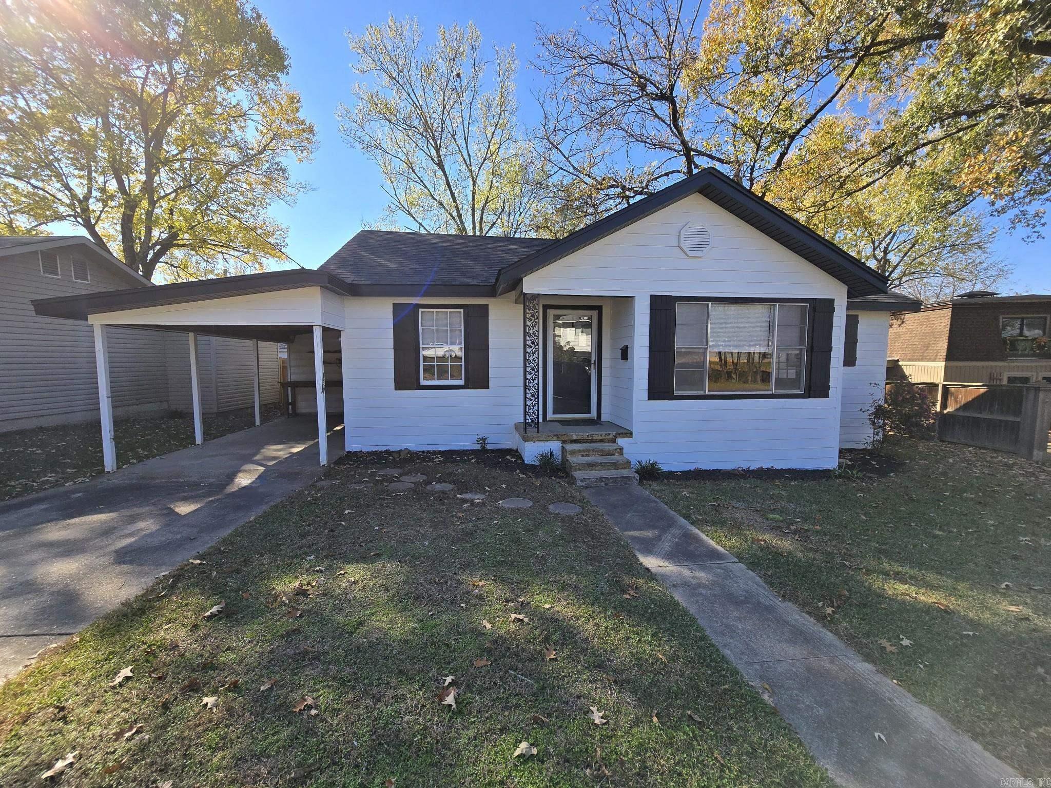 Welcome to this charming 2-bedroom, 1 bathroom home located in Benton, AR. This cozy house comes equipped with a washer and dryer for your convenience, a refrigerator for storing your groceries, and a carport to protect your vehicle from the elements. With its convenient location and practical amenities, this house is the perfect place to call home. Schedule a viewing today and make this house your own! All Prime Realty and Property Management residents are enrolled in the Resident Benefits Package (RBP) for $50.00/month which includes liability insurance, credit building to help boost the resident’s credit score with timely rent payments, up to $1M Identity Theft Protection, HVAC air filter delivery (for applicable properties), move-in concierge service making utility connection and home service setup a breeze during your move-in, our best-in-class resident rewards program, on-demand pest control, and much more! More details upon application
