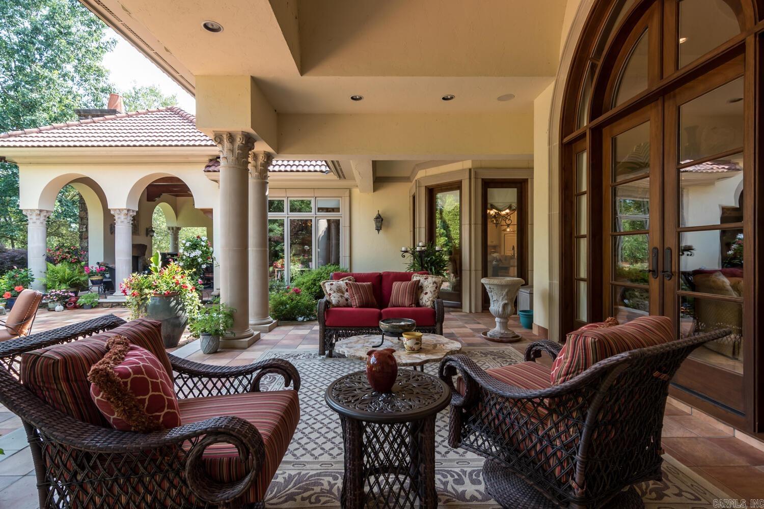 CHENAL VALLEY SOLOGNE CIRCLE - Residential