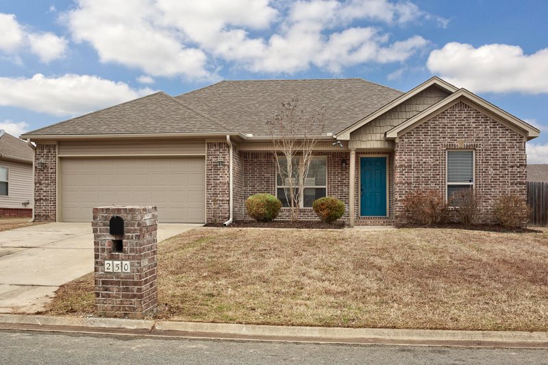 Ready for new family! Spacious home with master bathroom that features jetted tub, separate shower and double vanities plus walk in closet. Tumbled stone backsplash in kitchen, bronze fixtures throughout, nice patio and front porch, too. for comps, see agent notes.