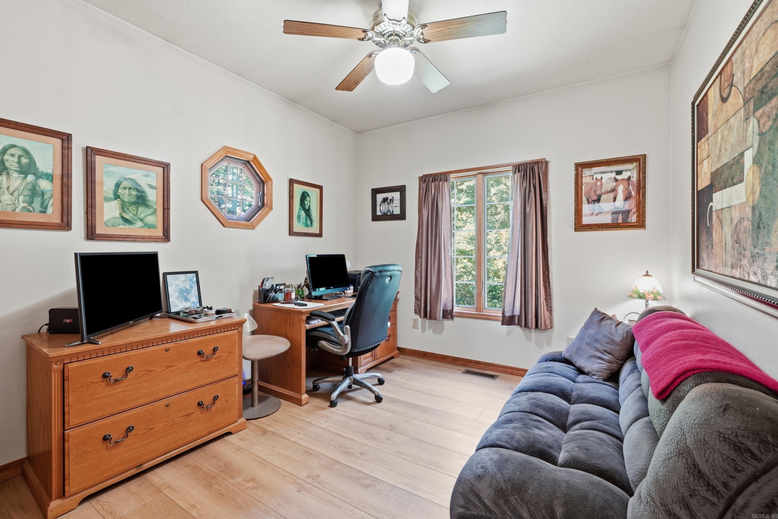 CASTLE RIDGE - Residential