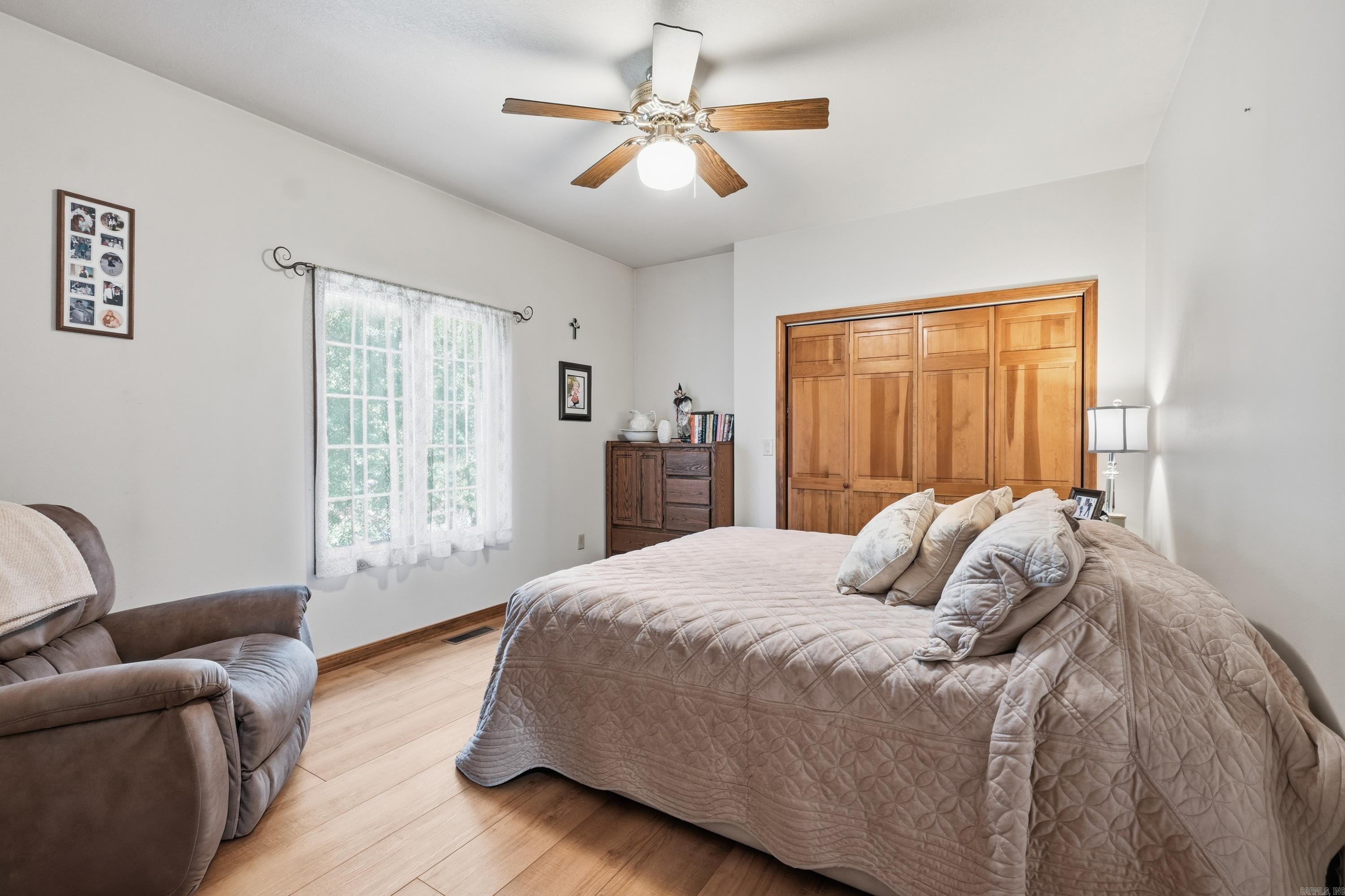 CASTLE RIDGE - Residential