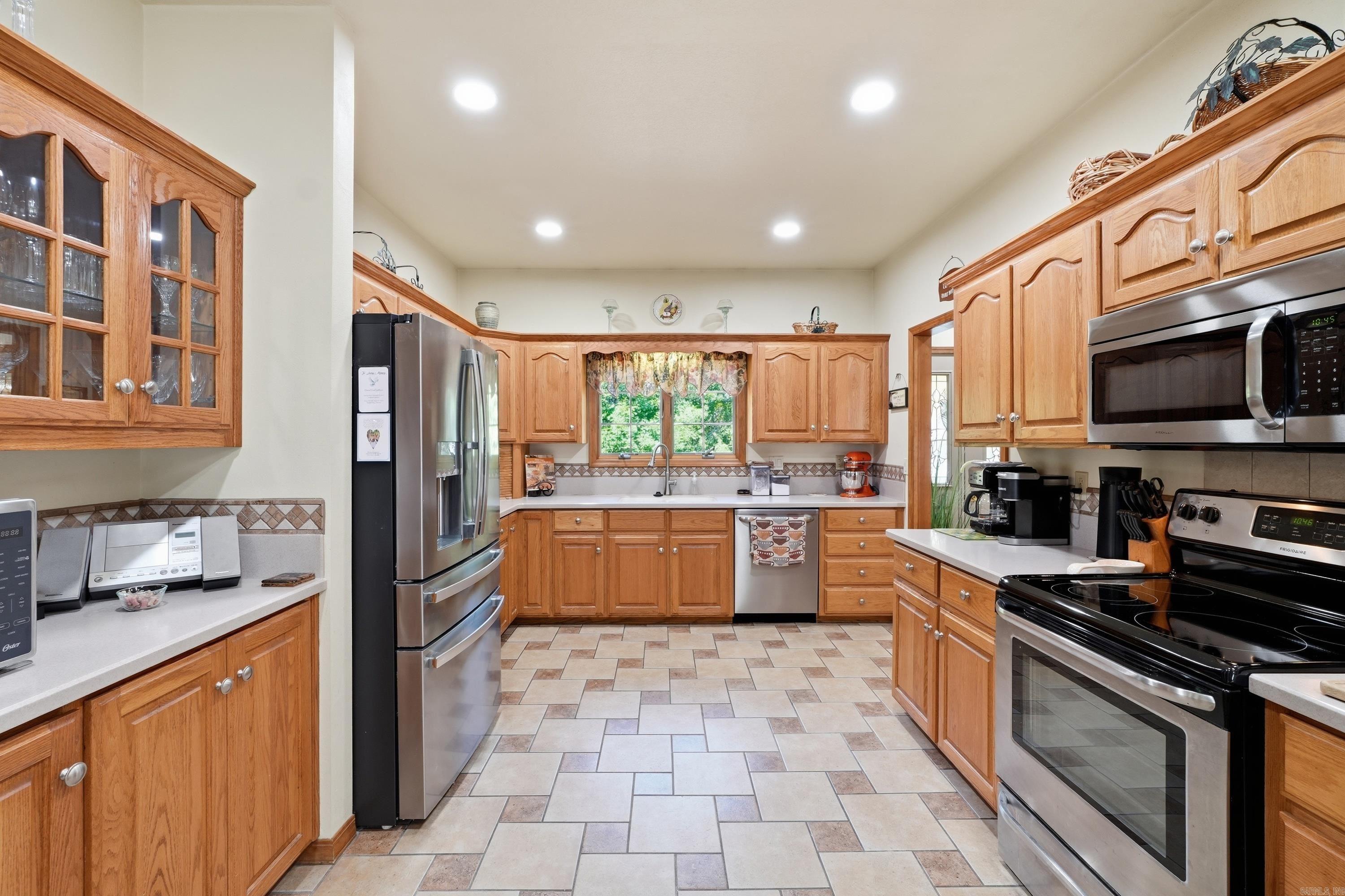 CASTLE RIDGE - Residential