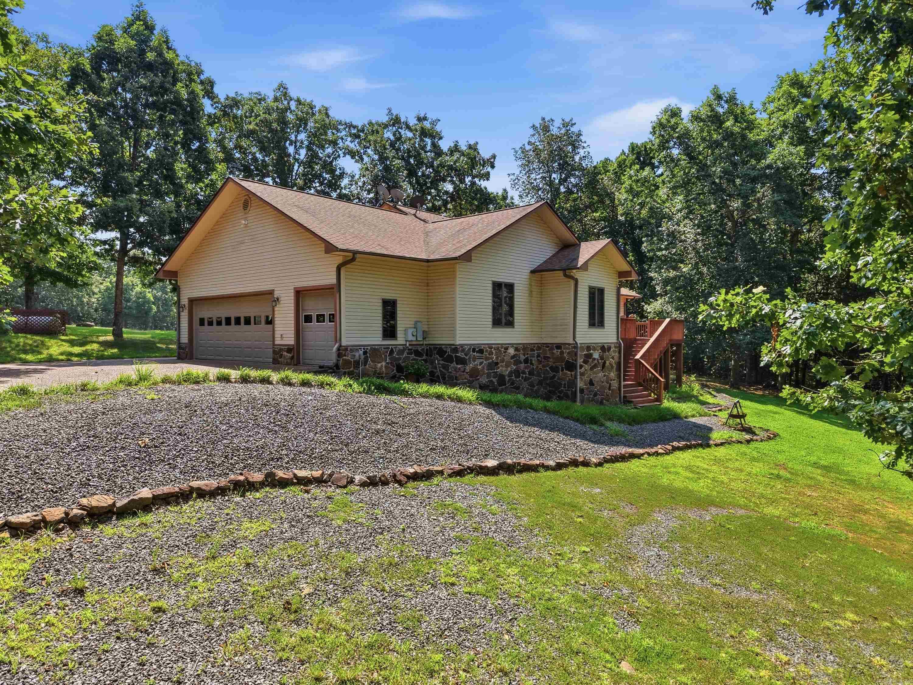 CASTLE RIDGE - Residential