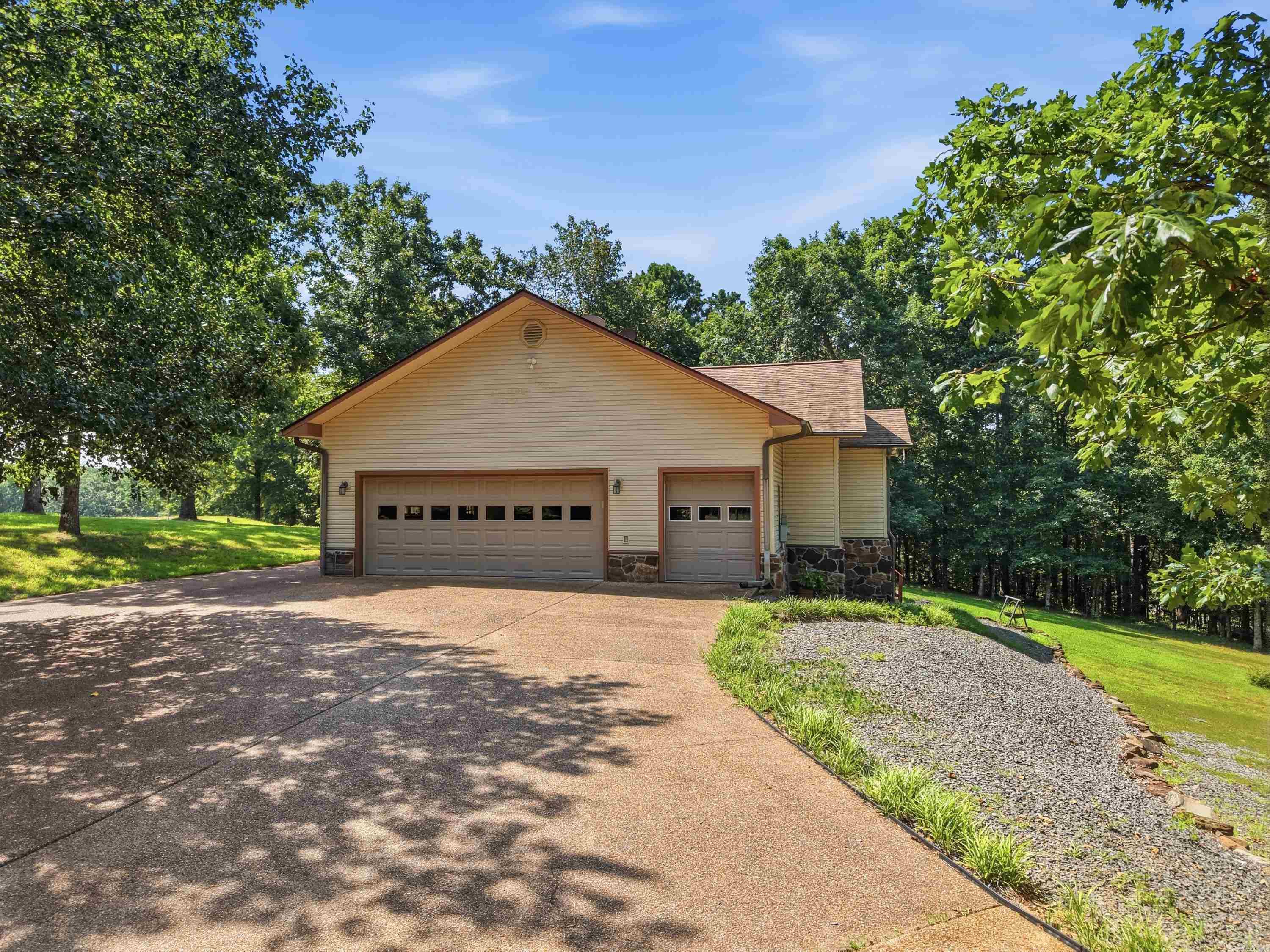 CASTLE RIDGE - Residential