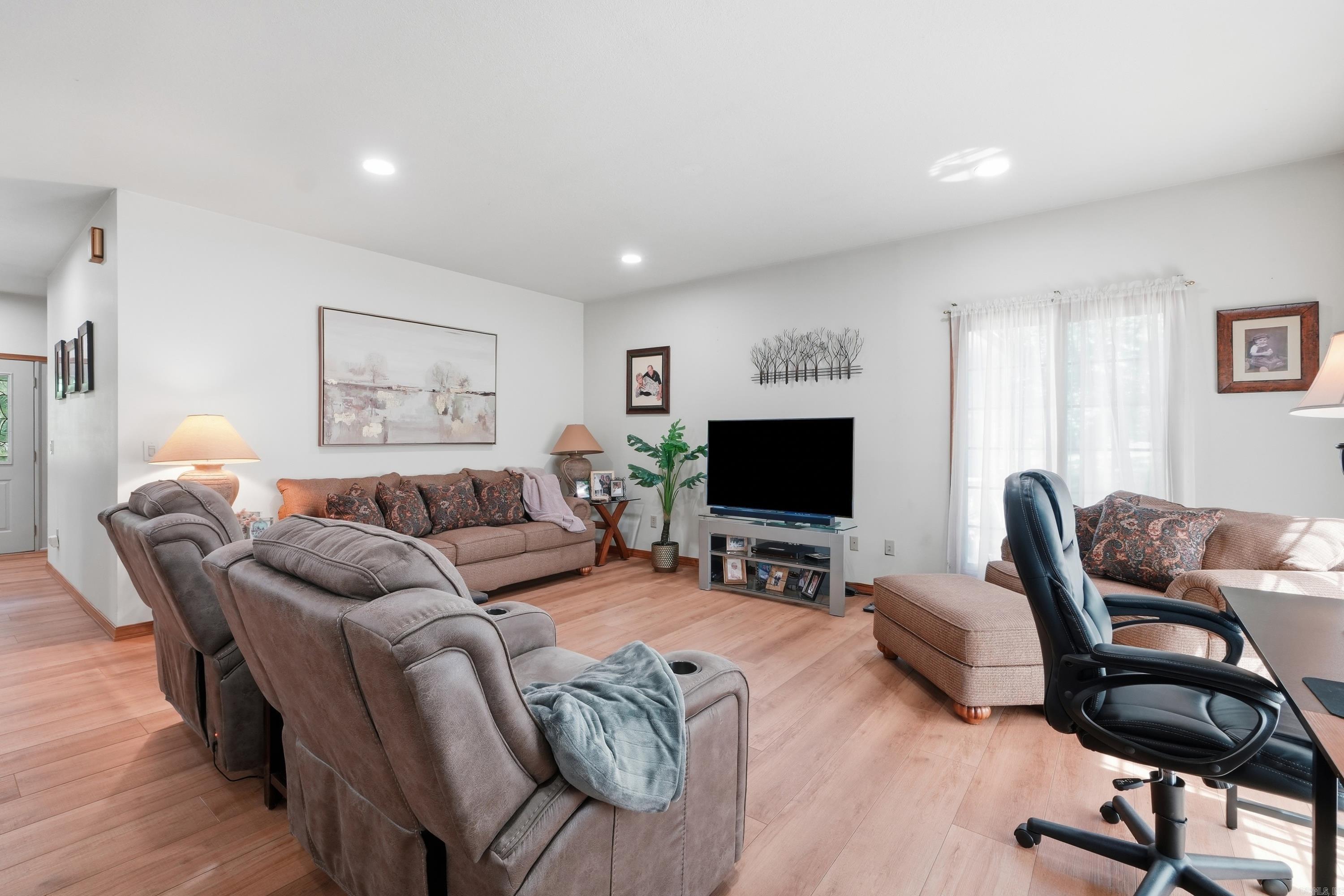 CASTLE RIDGE - Residential
