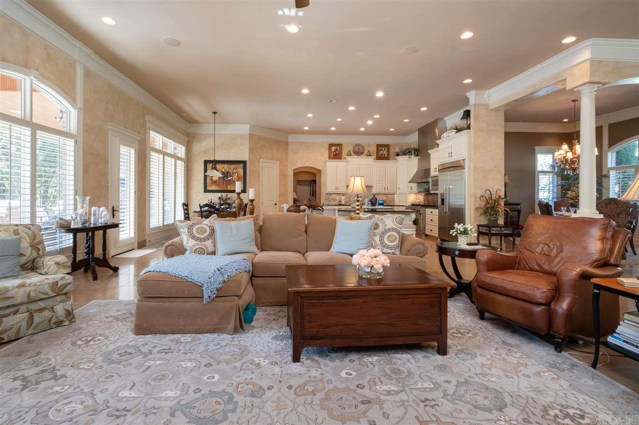 CHENAL DOWNS - Residential