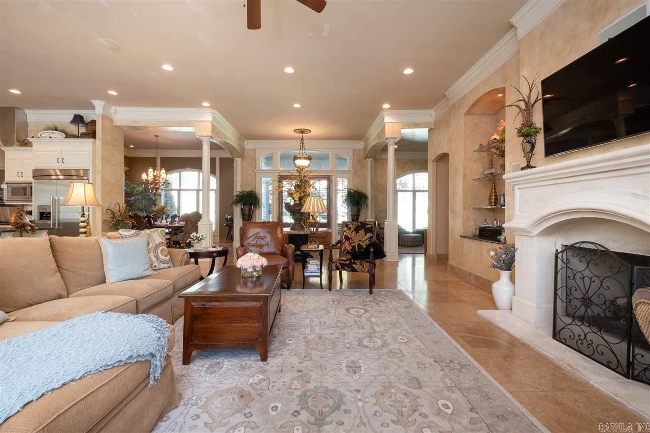 CHENAL DOWNS - Residential
