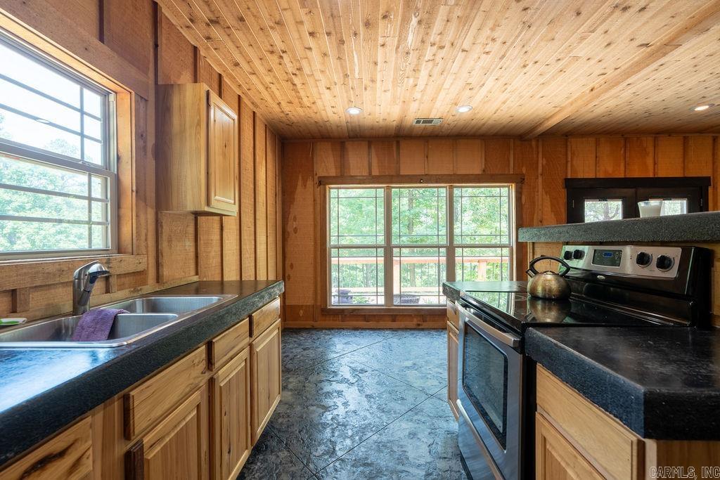 HILLTOP PLACE - COVE CREEK - Residential