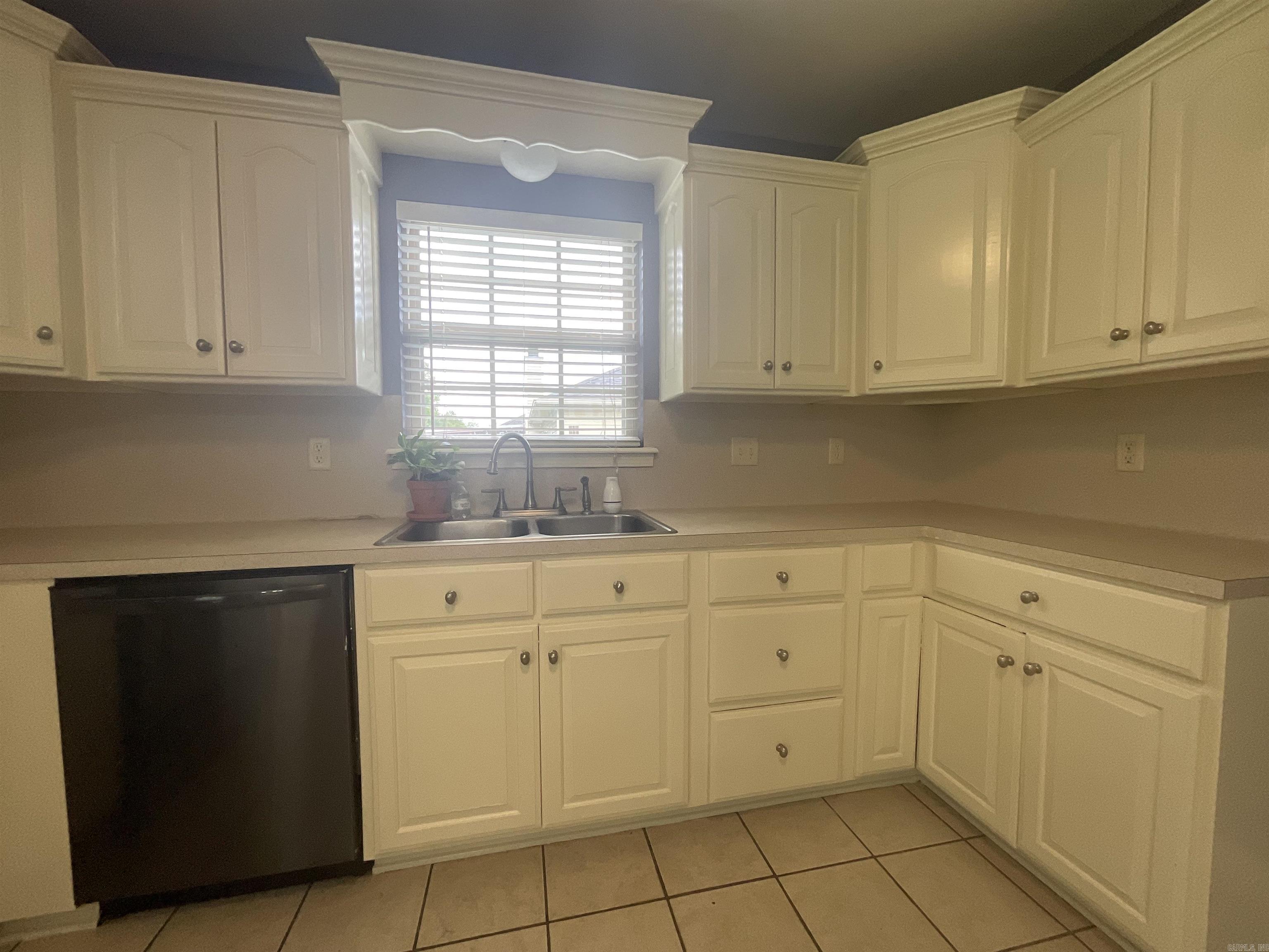 WILLOW LAKE - Residential