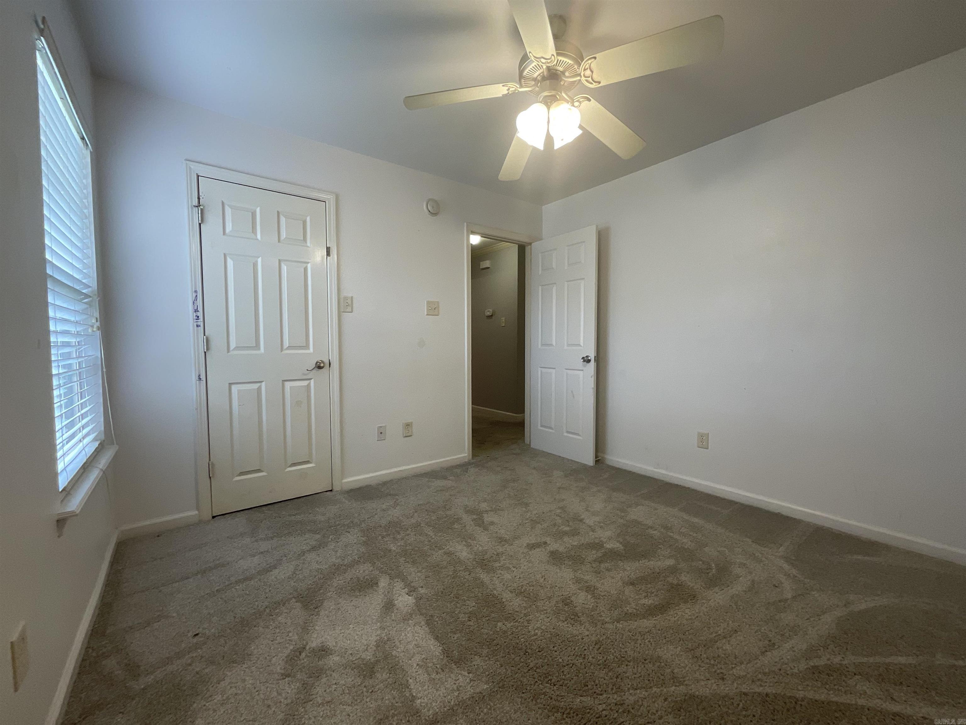 WILLOW LAKE - Residential