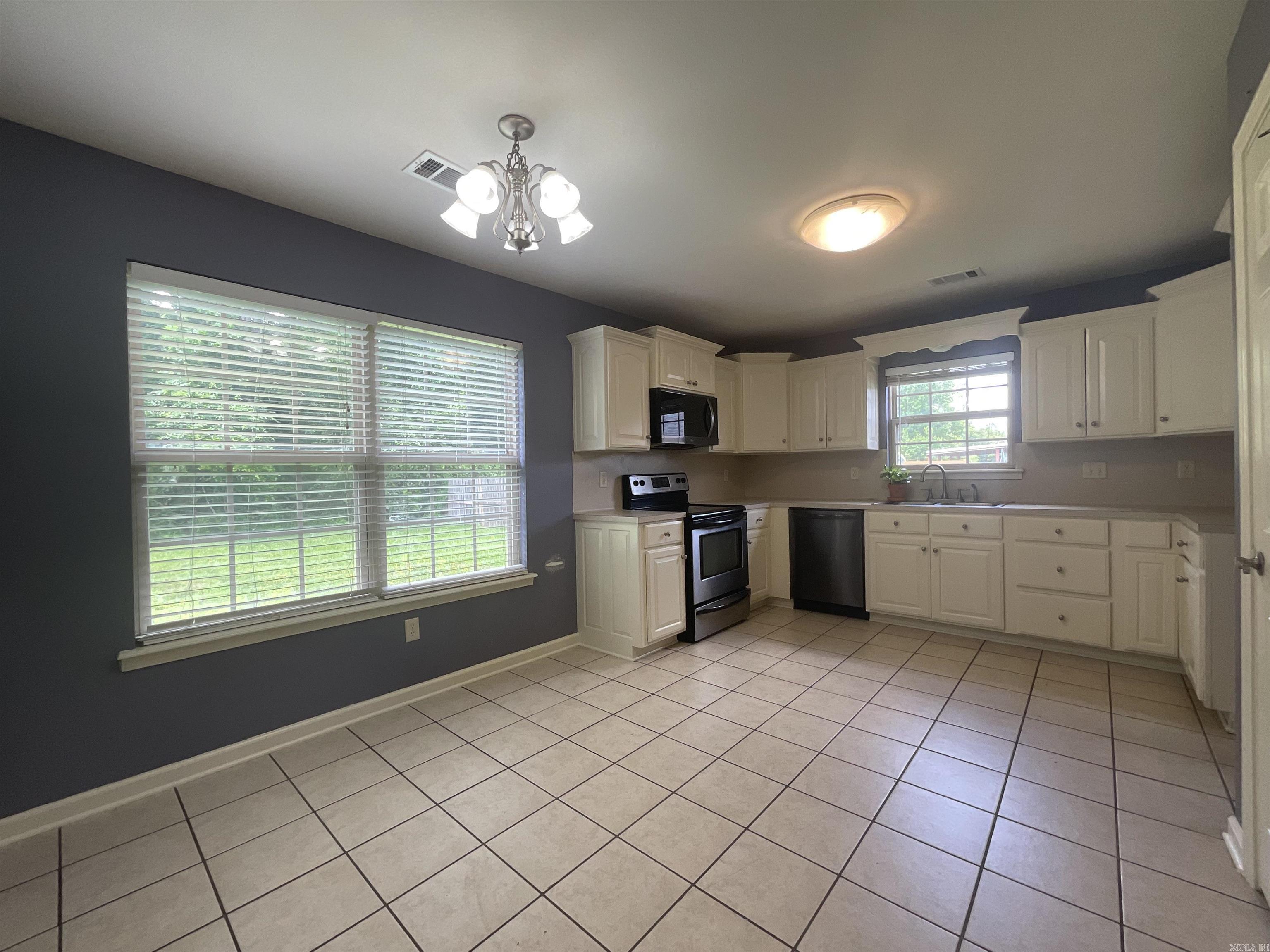 WILLOW LAKE - Residential