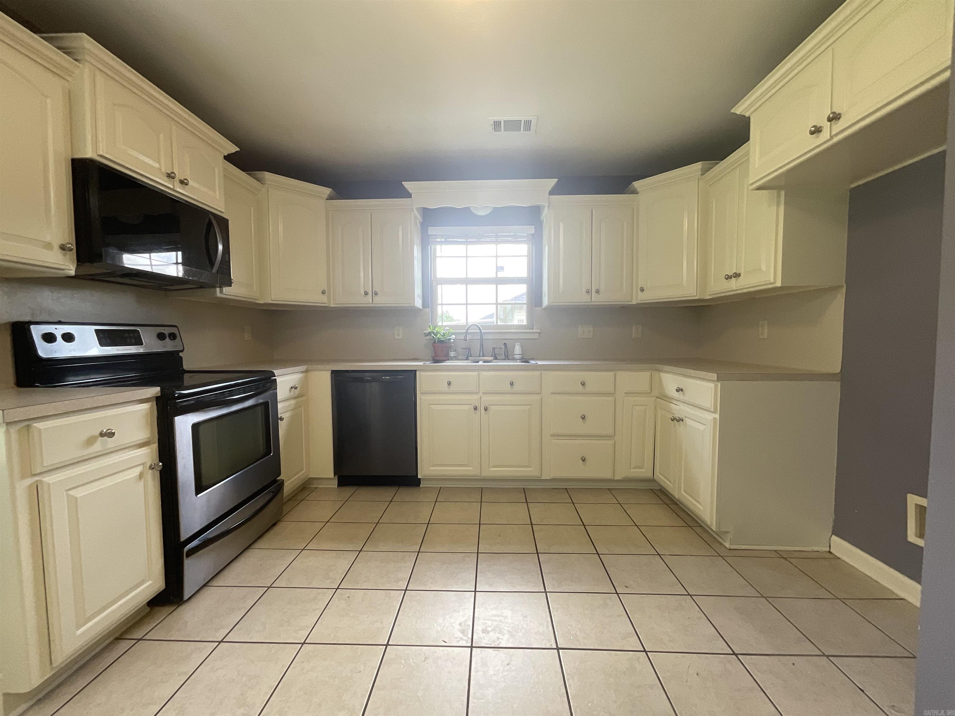 WILLOW LAKE - Residential