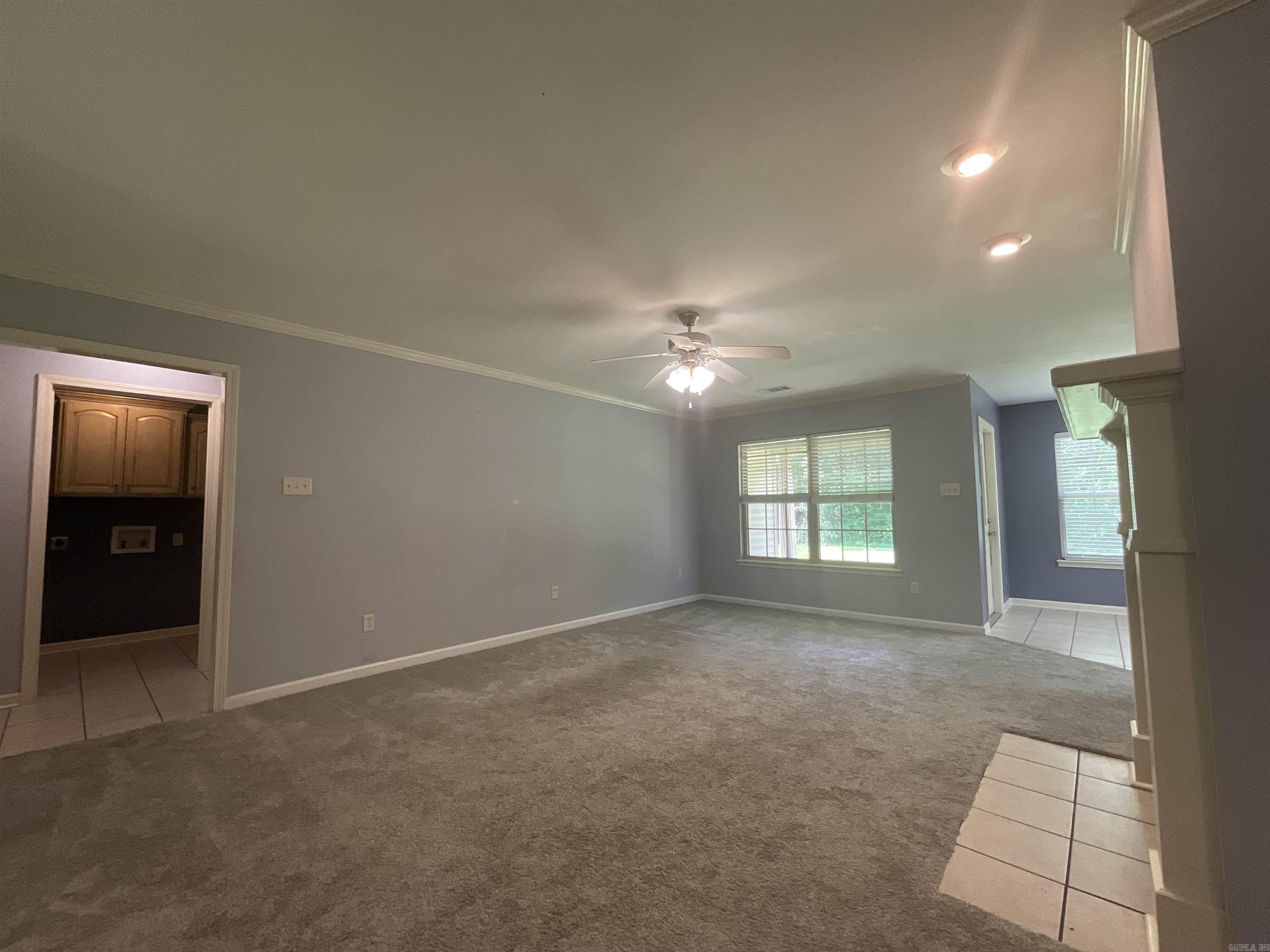WILLOW LAKE - Residential