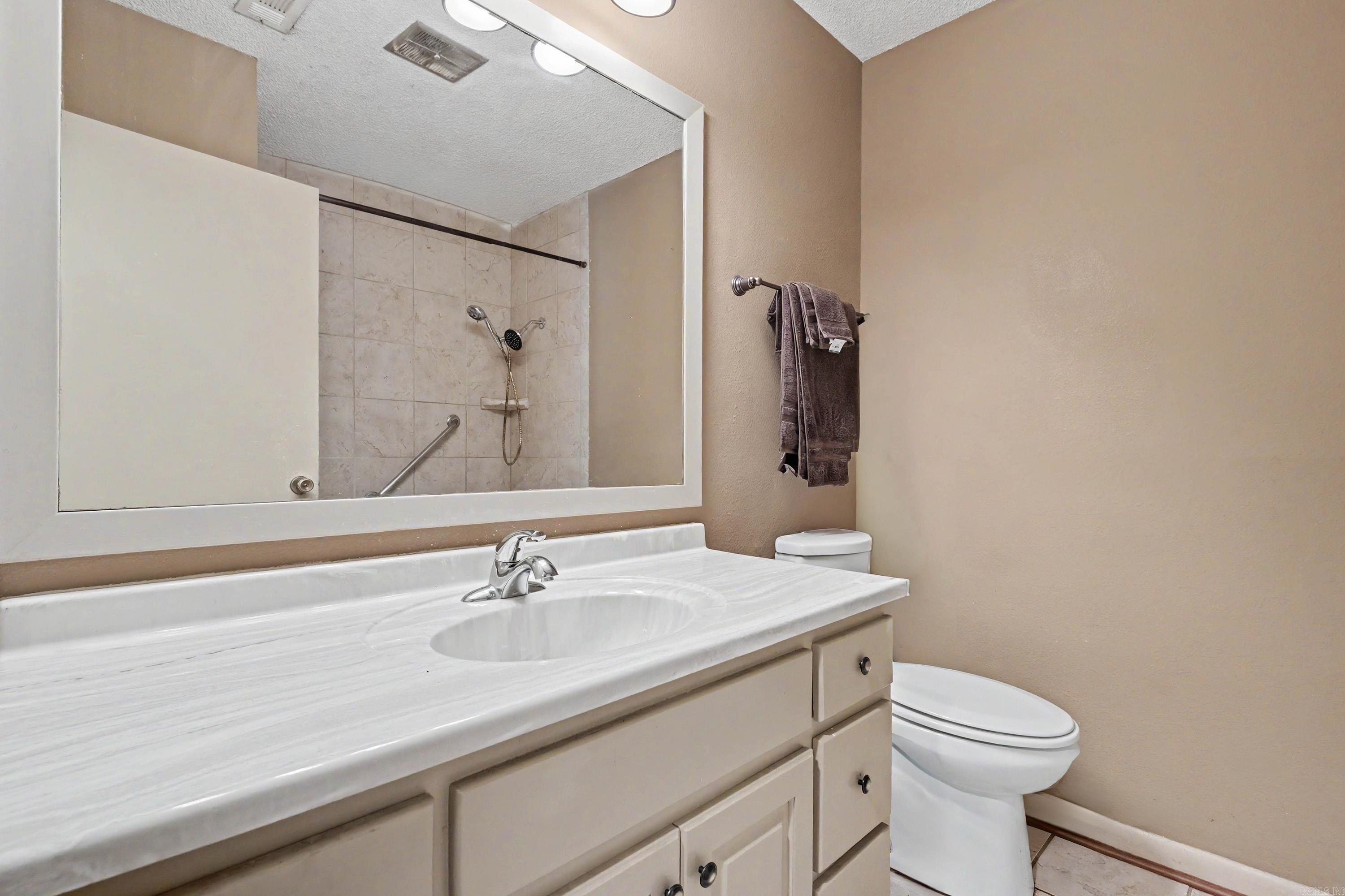 BLOOMFIELD HILLS - Residential