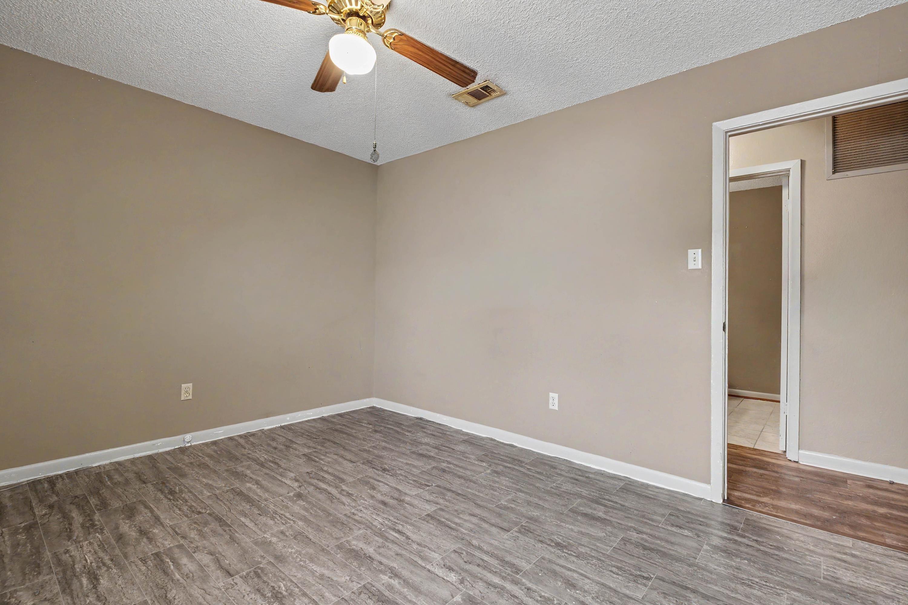 BLOOMFIELD HILLS - Residential