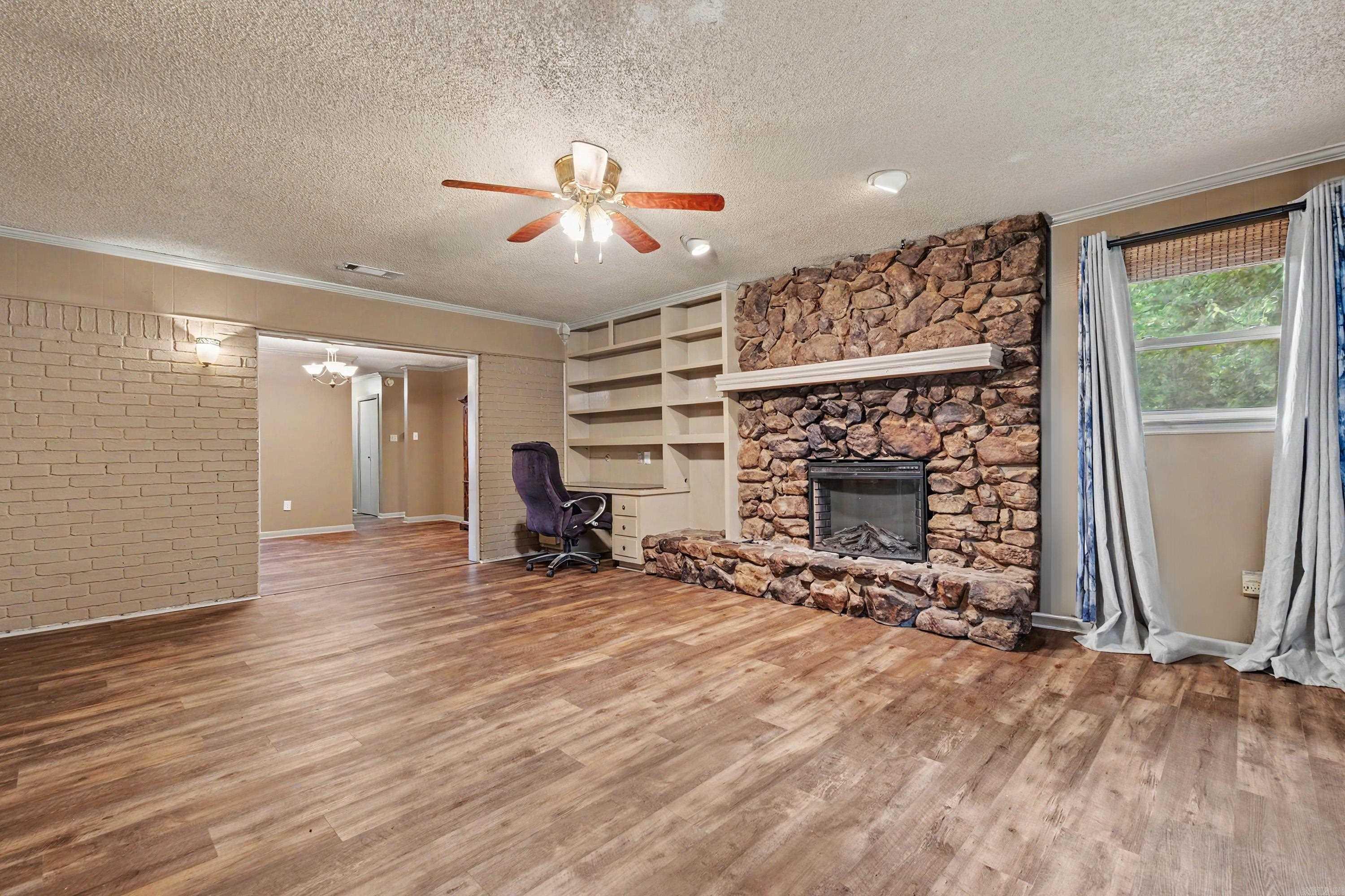 BLOOMFIELD HILLS - Residential