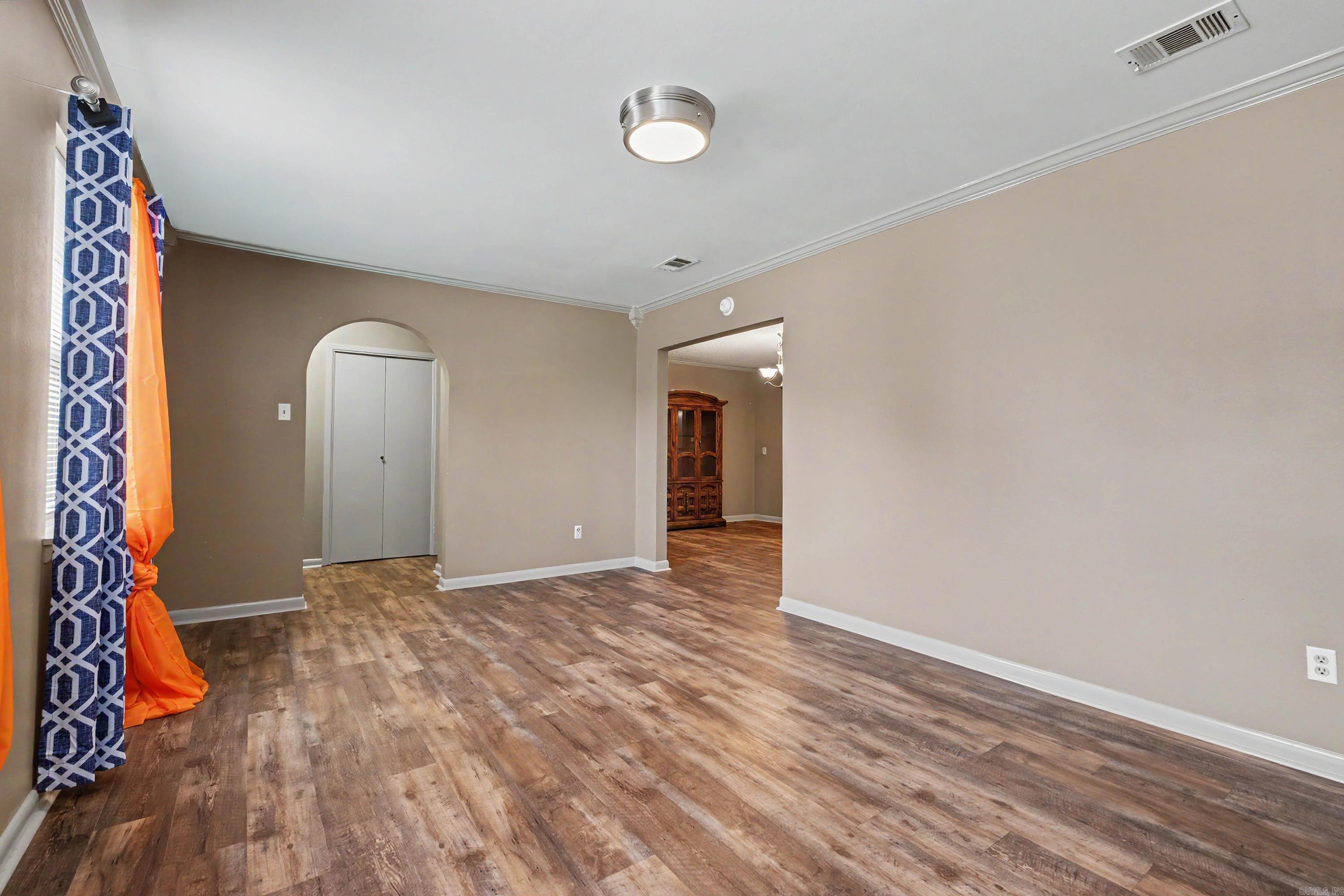 BLOOMFIELD HILLS - Residential
