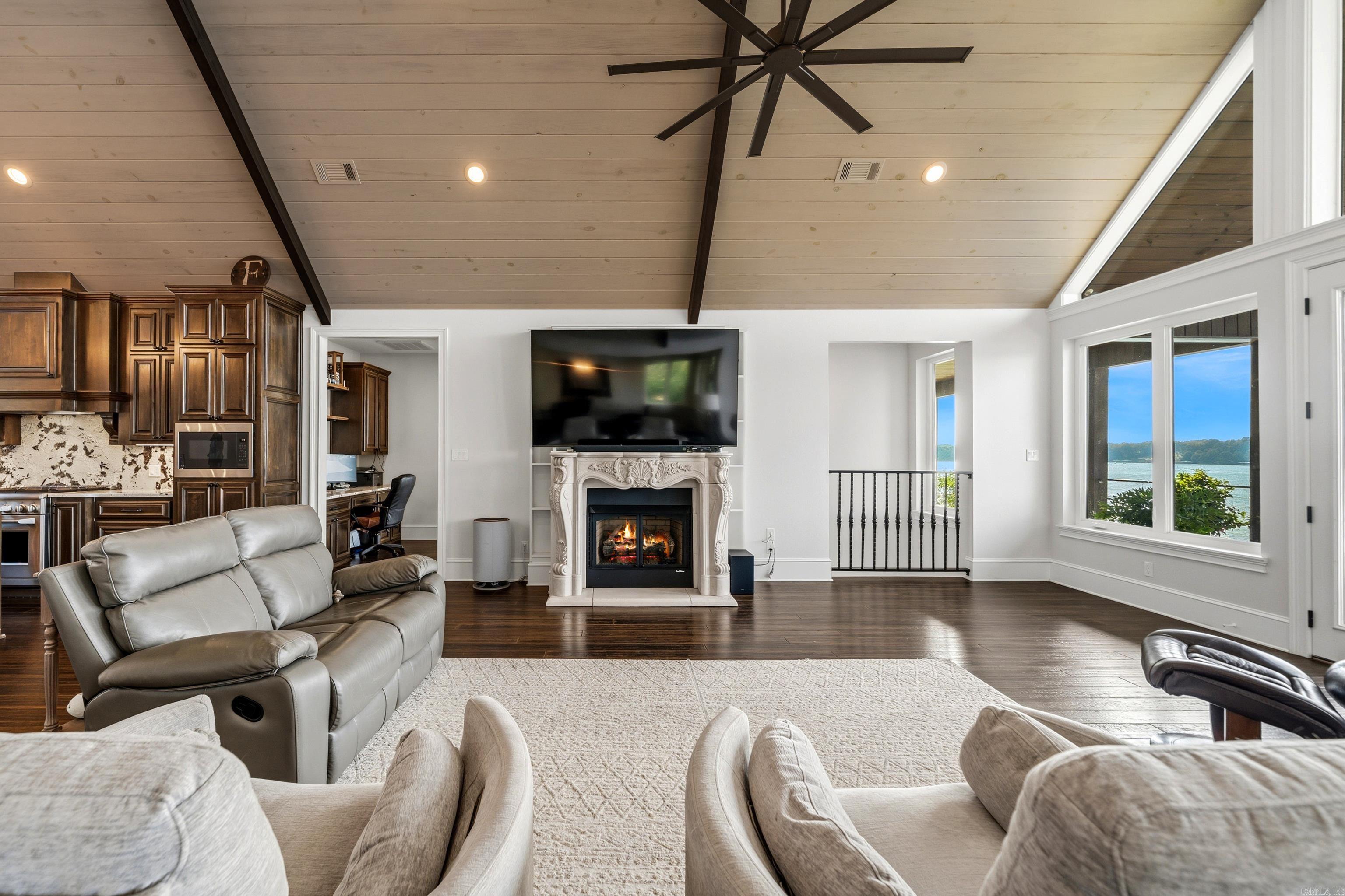 NELSON & BRIAN - Residential