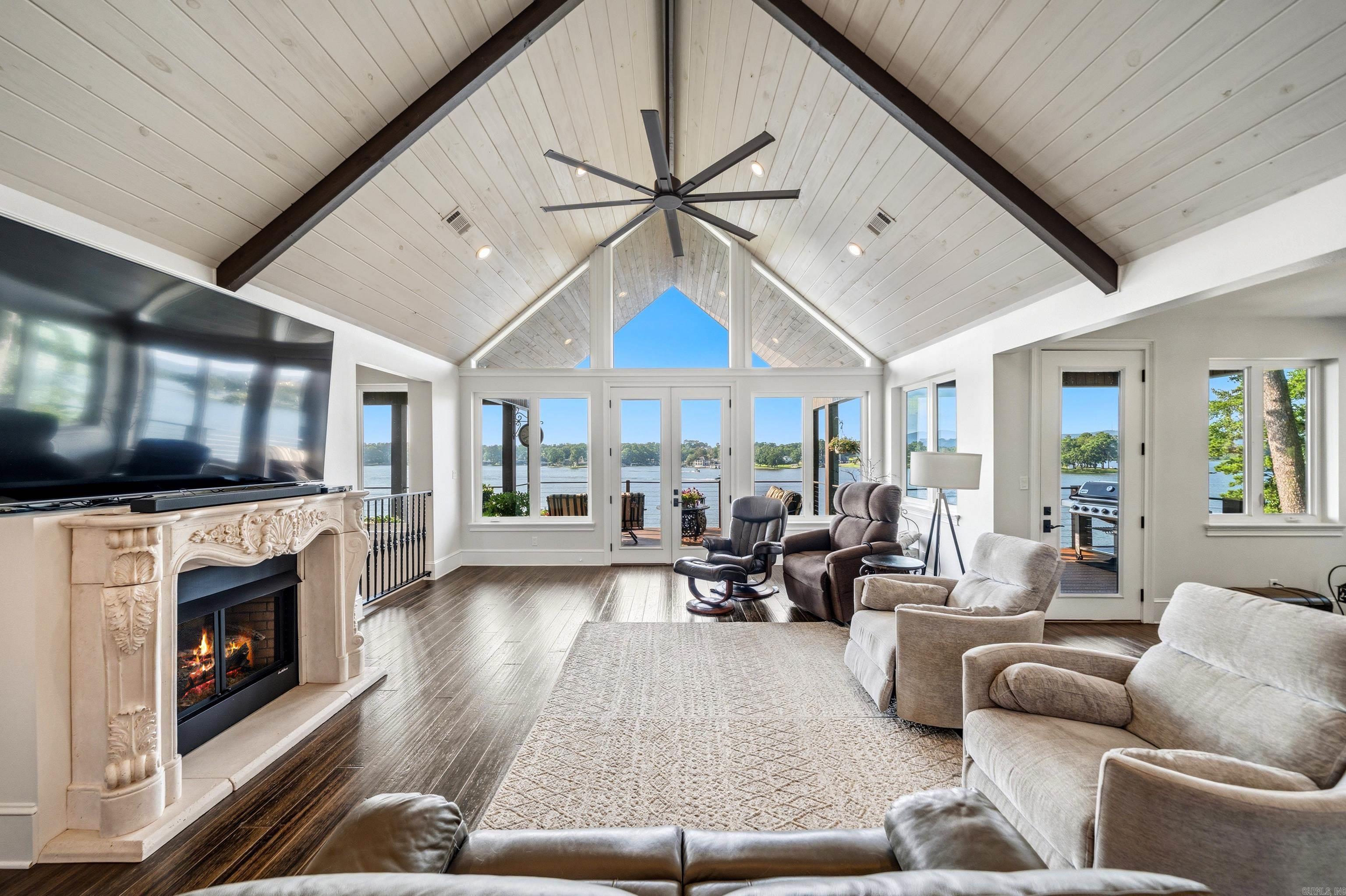 NELSON & BRIAN - Residential