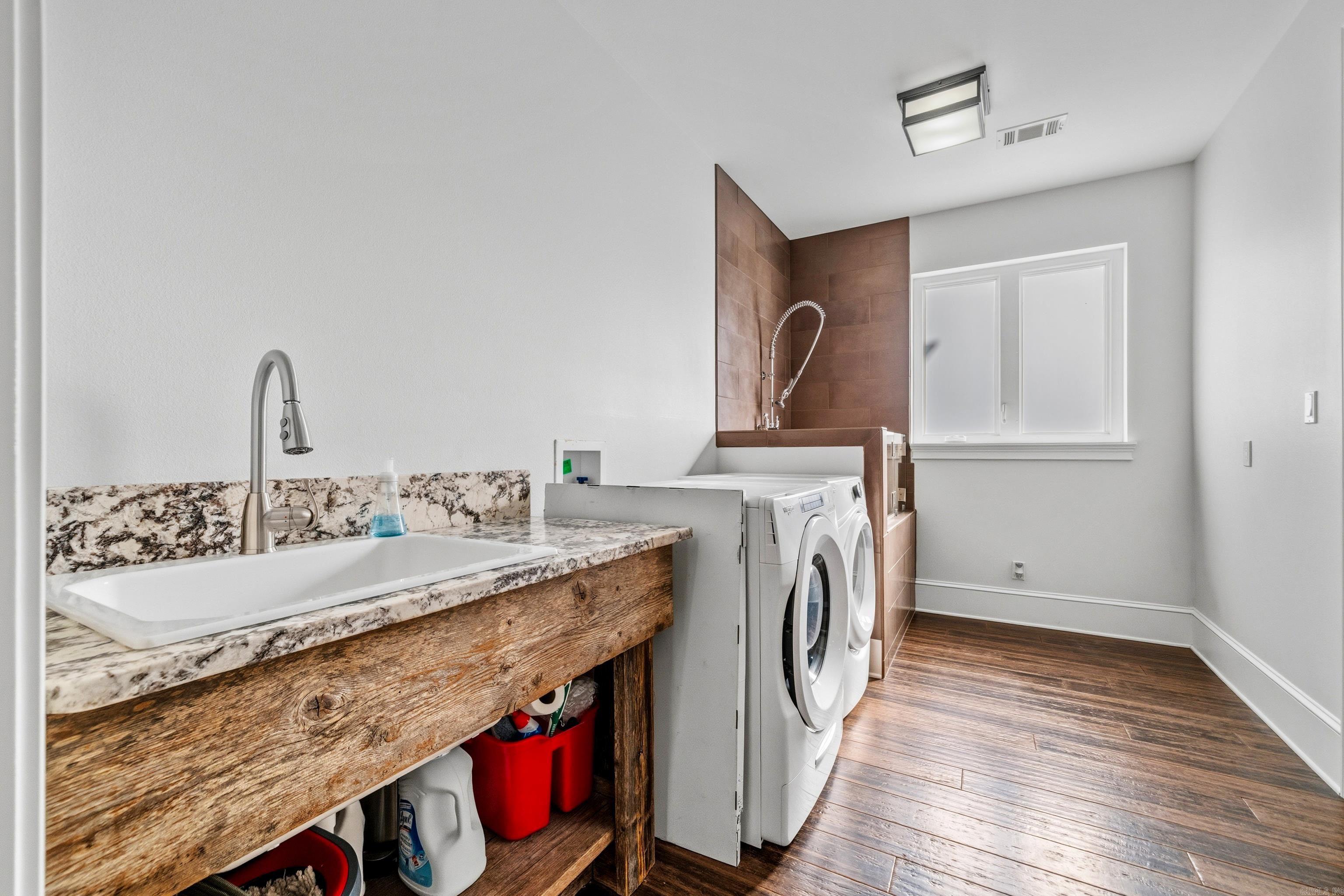 NELSON & BRIAN - Residential