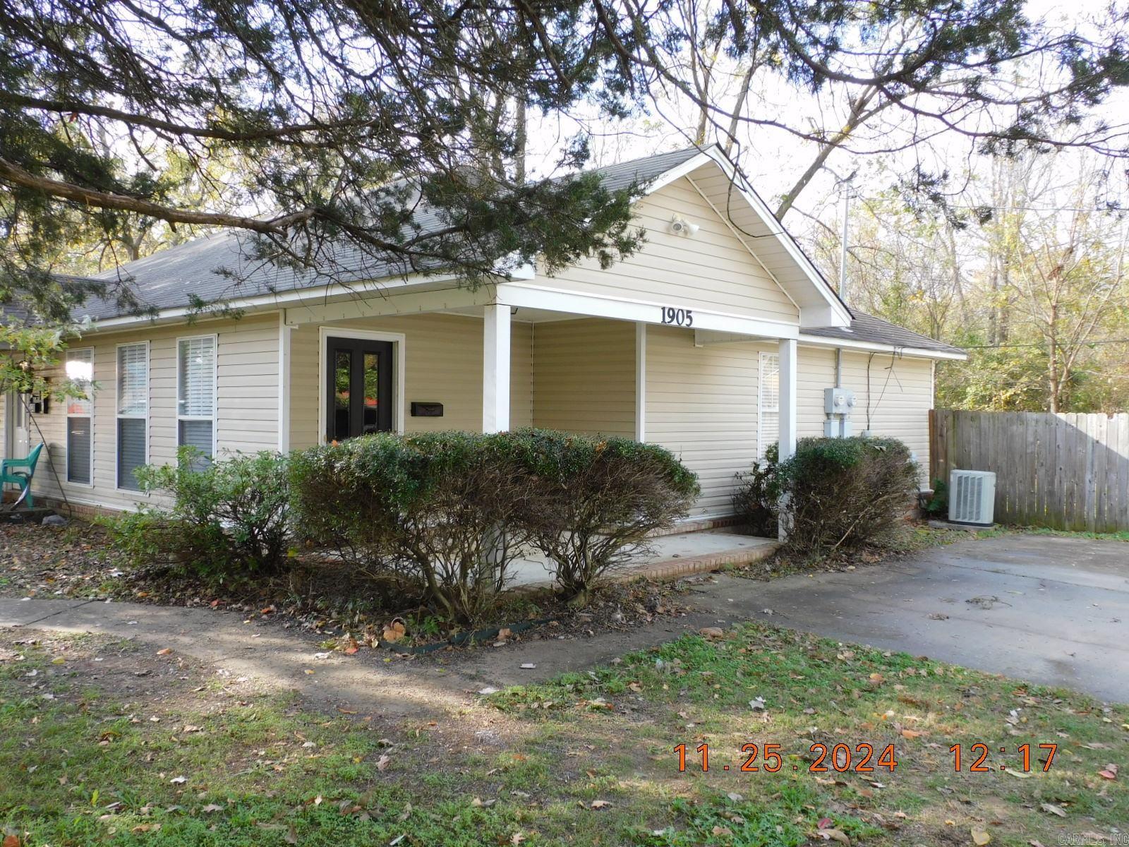 Updated 2-bedroom duplex, stained concrete floors throughout, completely freshly painted interior including cabinets, spacious kitchen with all stainless steel appliances including refrigerator, separate laundry room with hook-ups, 2-inch blinds throughout, large fenced yard. Available Now. No Pets Allowed. ***PLEASE NOTE WE DO NOT ADVERTISE ON CRAIGSLIST OR FACEBOOK. ANY LISTING OF OURS SEEN IS A SCAM!!!***