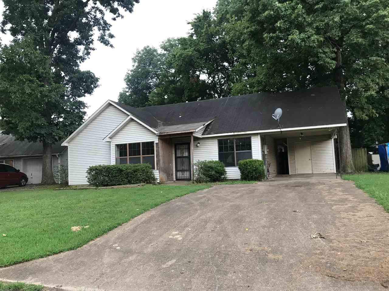 Great investment property featuring an open floor plan with 3 bedrooms, 1.5 baths additional living area that could be used for a 4th bedroom and a single carport.  This one is ready to be fixed up and rented!  Property is sold "AS IS".  Call or text today for more information or to schedule your showing appointment!