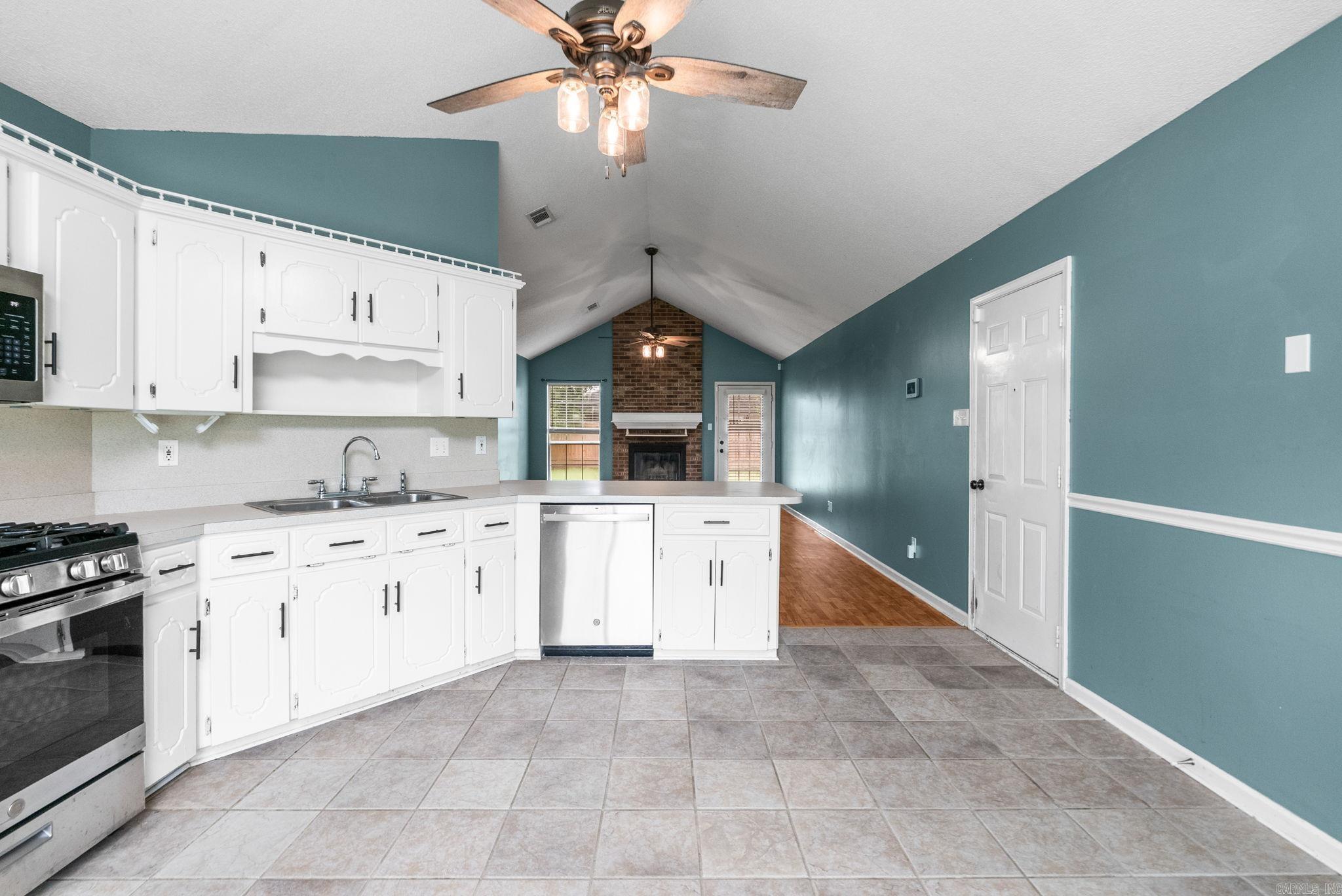 DEERFIELD ESTATES - Residential
