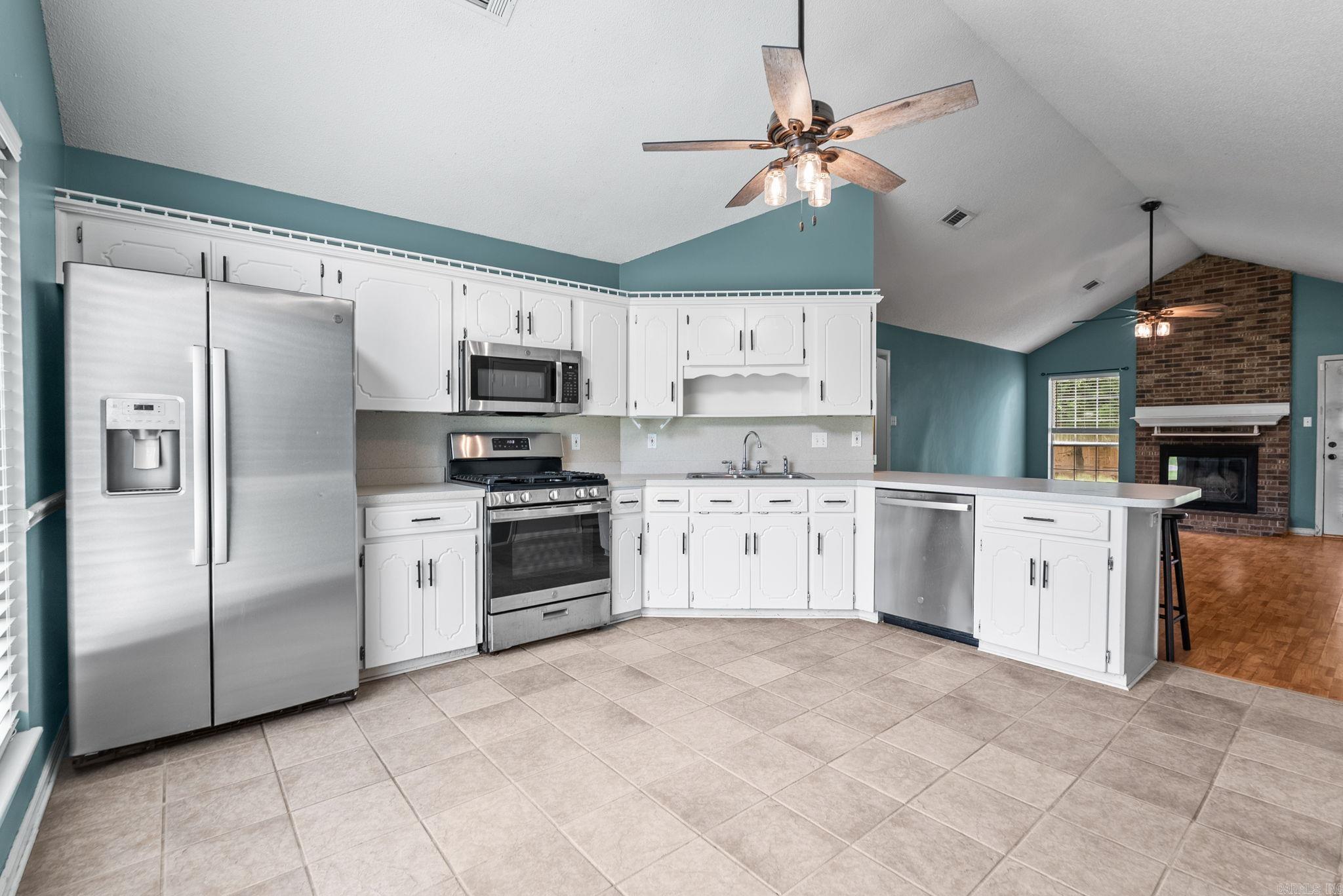 DEERFIELD ESTATES - Residential
