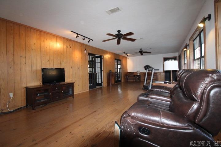 MAUMELLE CLUB MANOR TO CRYSTAL - Residential
