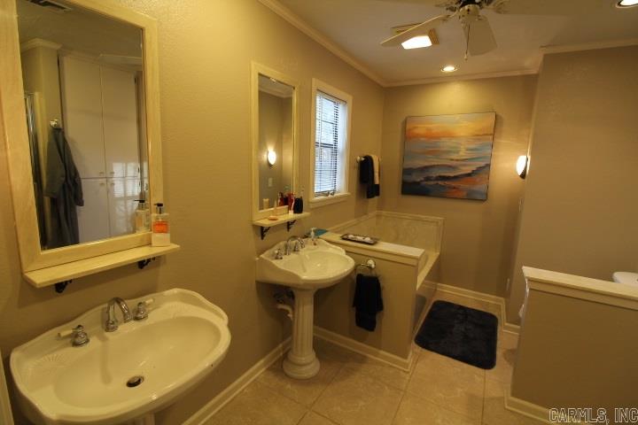 MAUMELLE CLUB MANOR TO CRYSTAL - Residential