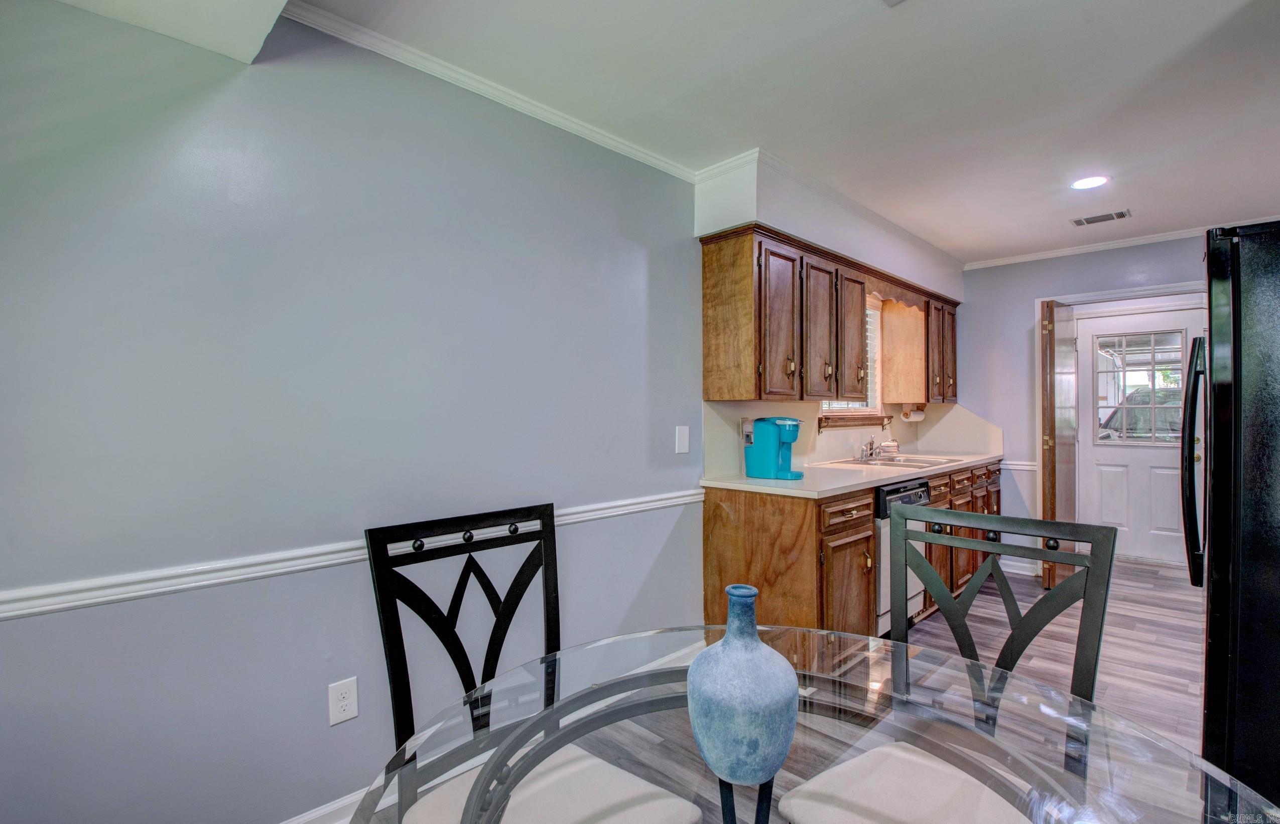 CRYSTAL VALLEY MANOR - Residential
