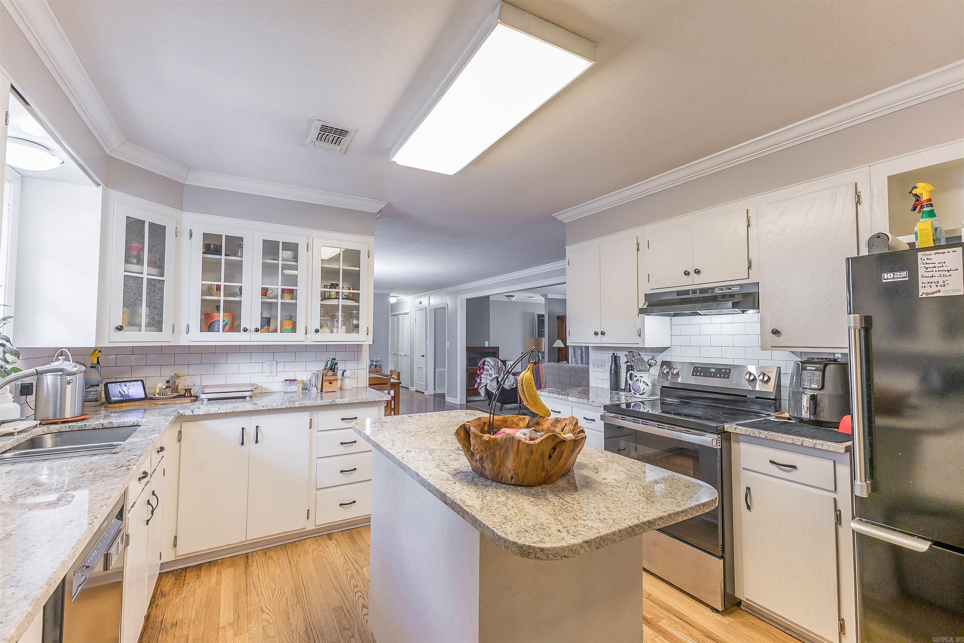 WEST LAKES ESTATES - Residential
