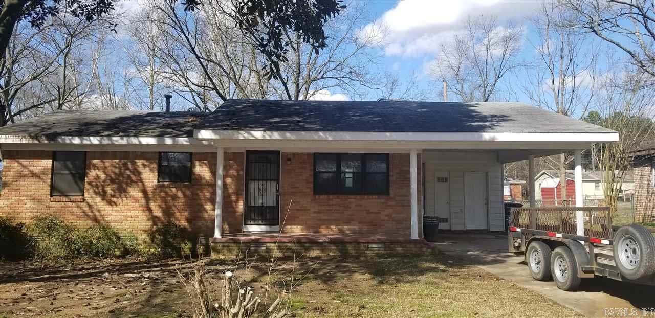 3 bedroom 1 bath home. Carport parking. Washer/dryer hook ups. Kitchen appliances included. No pets. Lease terms $825 deposit, $40 application fee. Apply online at c21prjxrentals.com