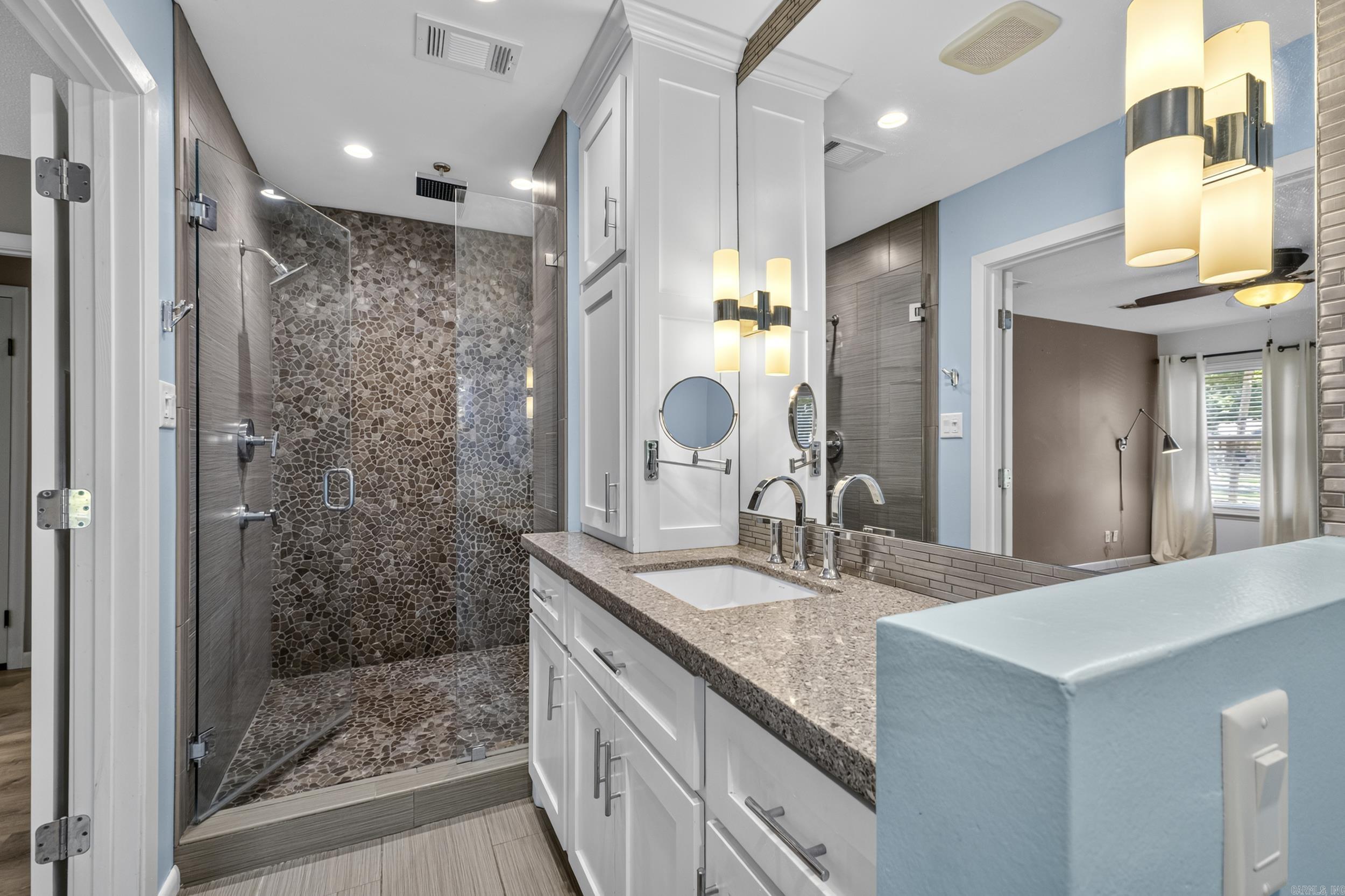 INDIAN HILLS - Residential