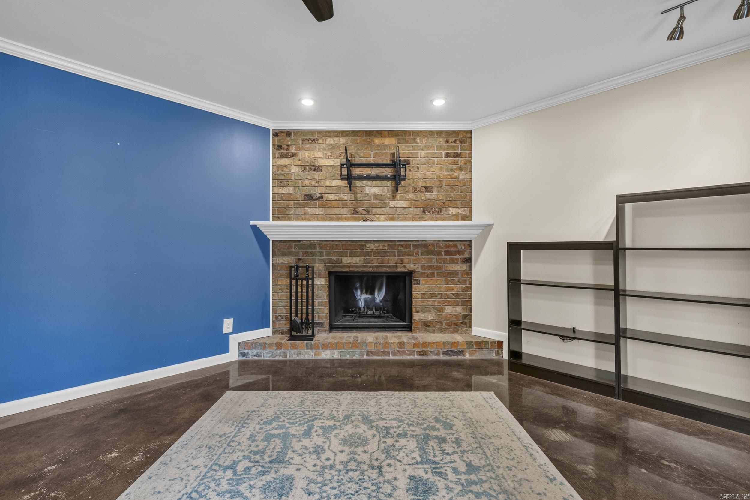 INDIAN HILLS - Residential