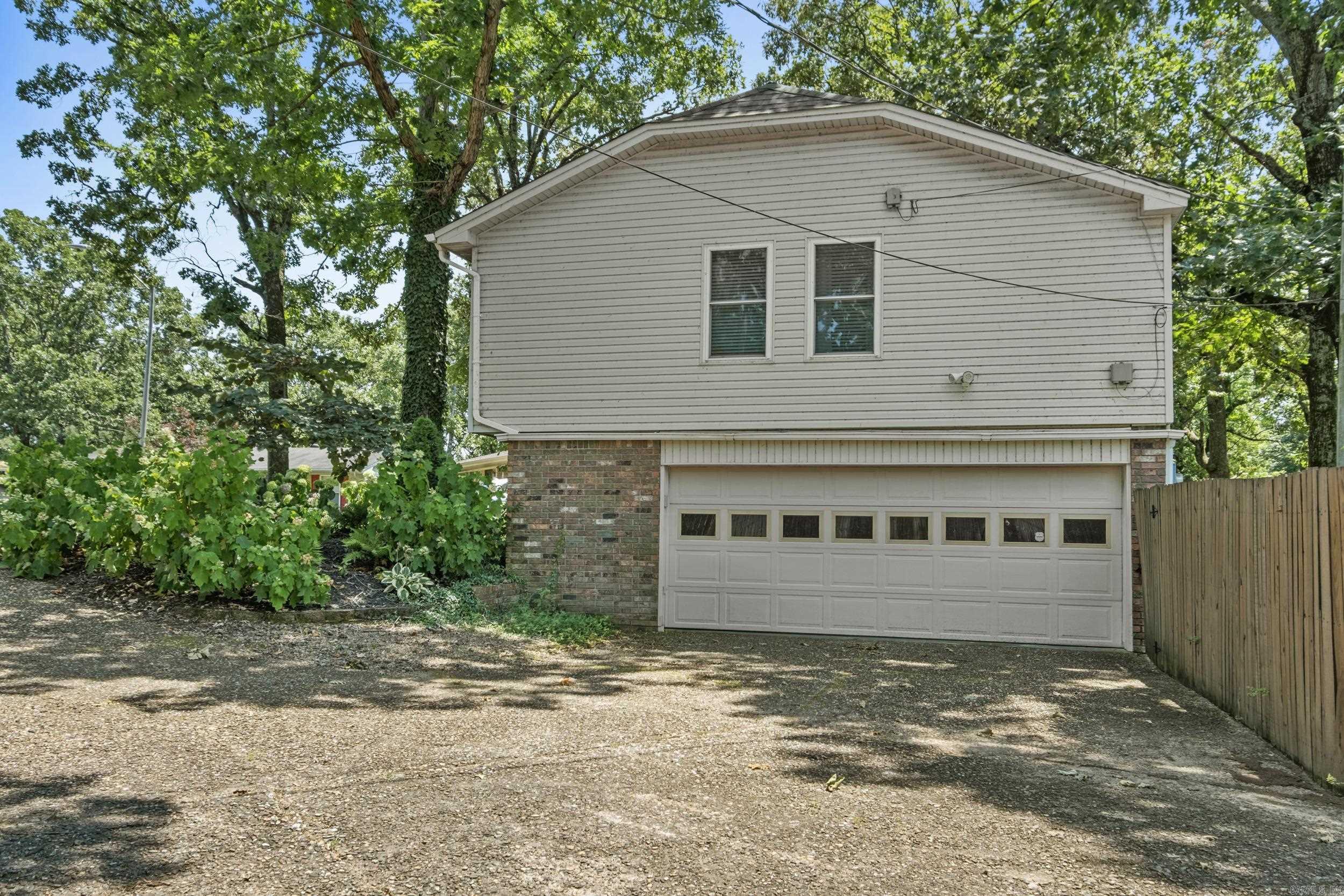 INDIAN HILLS - Residential