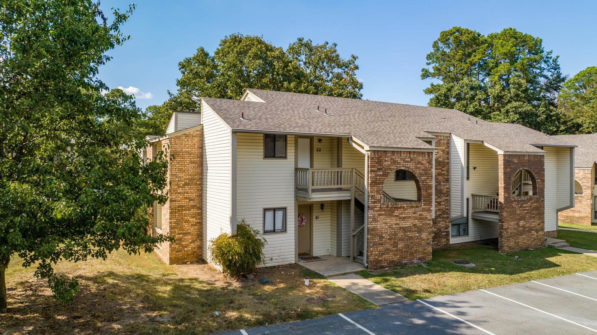 Perfectly Pine Forest!  Relax on one of three balconies as you enjoy morning coffee or an afternoon retreat!  This unit has just undergone a complete remodel, and boasts new tiled showers, all new floors and countertops, high end stainless appliances and more!  Be the first to enjoy all of the updates in this quiet and tight knit community in the heart of Maumelle.  Be within walking distance of the community center and two elementary schools.  Come home to Maumelle today!