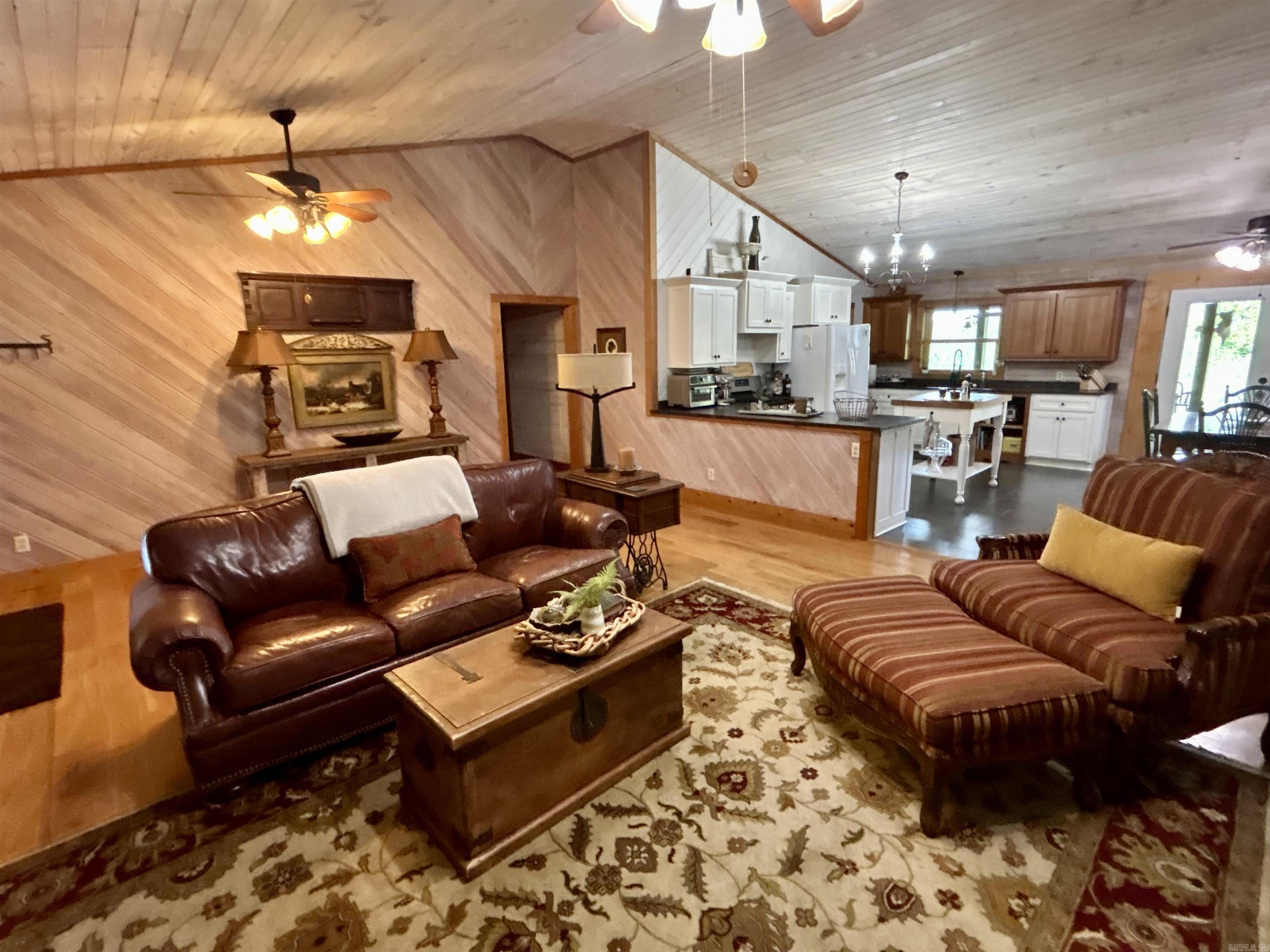 SHIRLEY - Residential