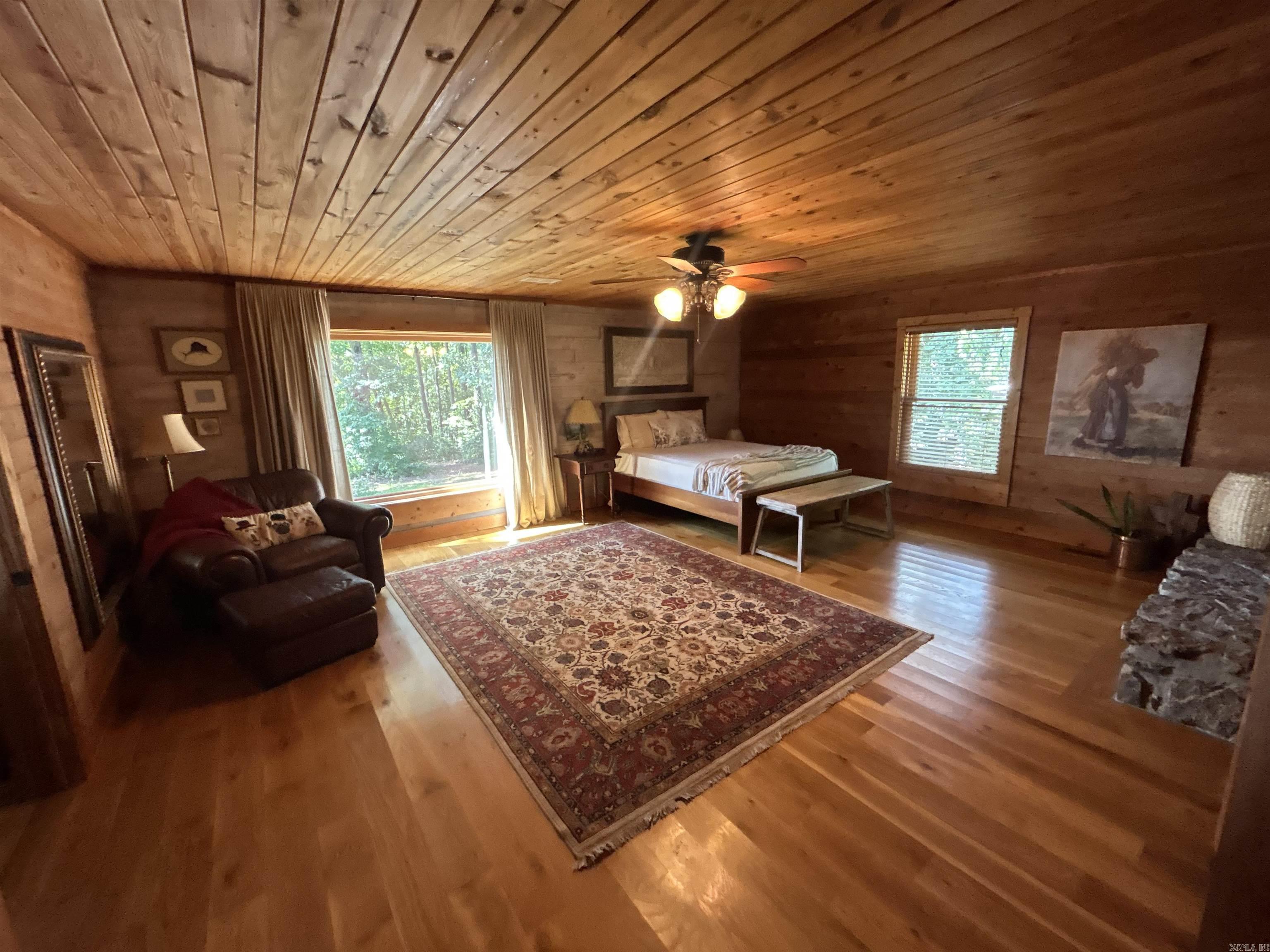 SHIRLEY - Residential