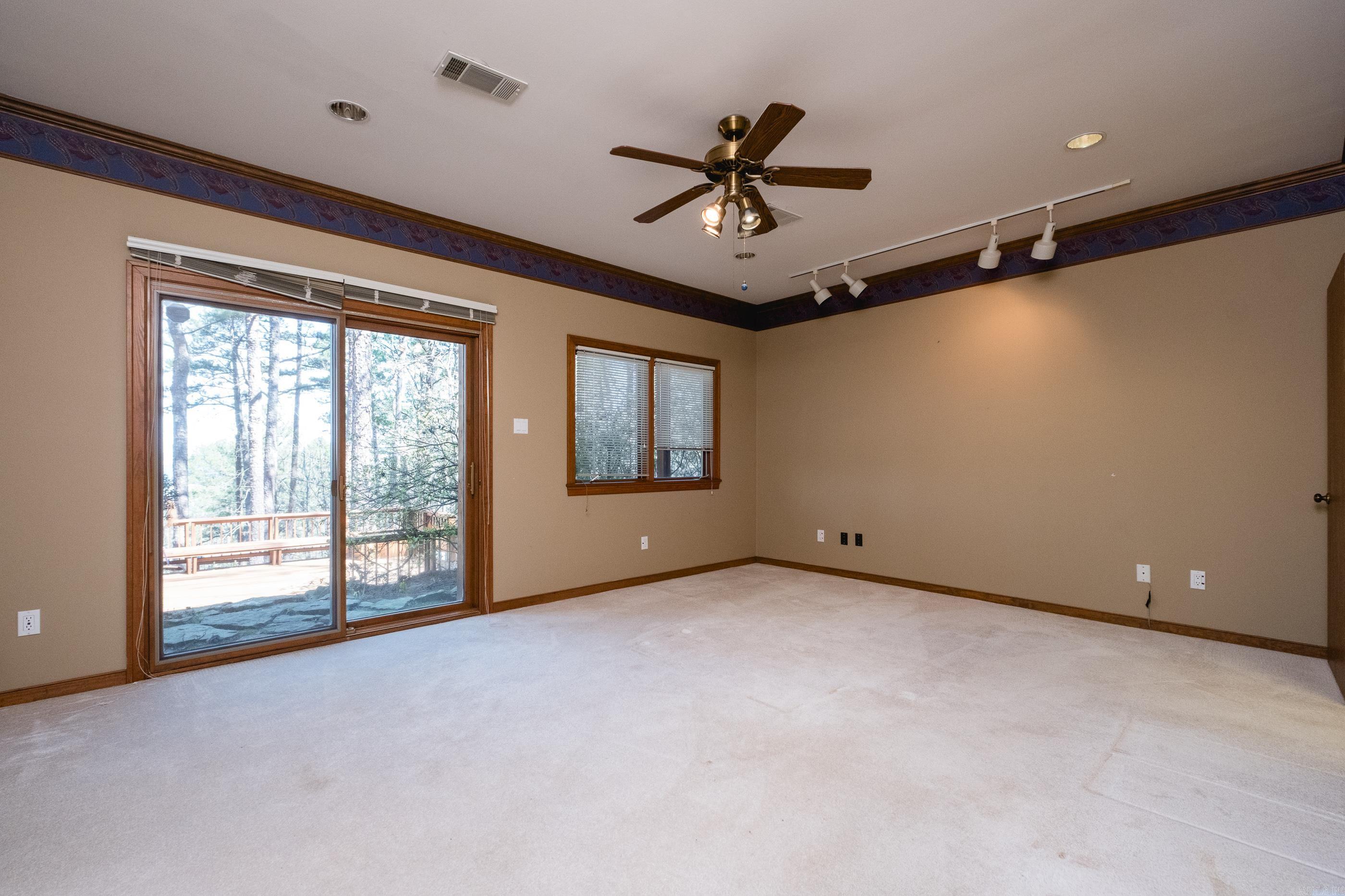 PINNACLE RIDGE ESTATES - Residential
