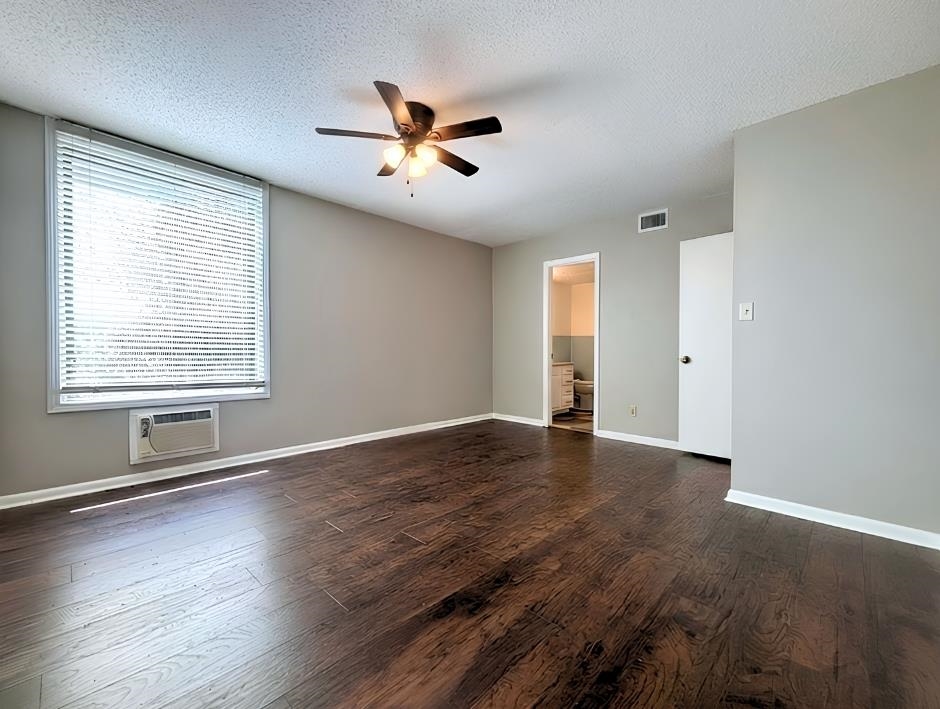 TOWNHOUSE - Residential