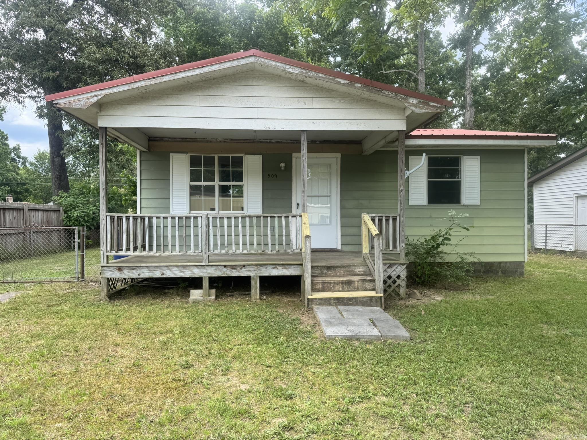 What a lovely home in a centrally located and convenient location.  Investors- this would be a great to add to your portfolio  OR homebuyers- this is a great home that is move in ready!  Large yard, Updated kitchen, beautiful flooring and a fantastic bathroom with beautiful tile!  NEW paint, NEW fixtures, NEW Counters. All mechanicals have been recently serviced. Don't miss out on this opportunity!