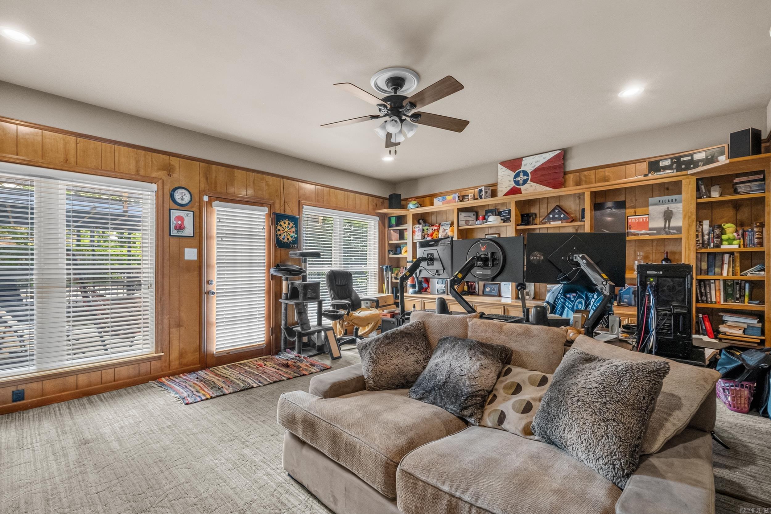 SHADY VALLEY - Residential