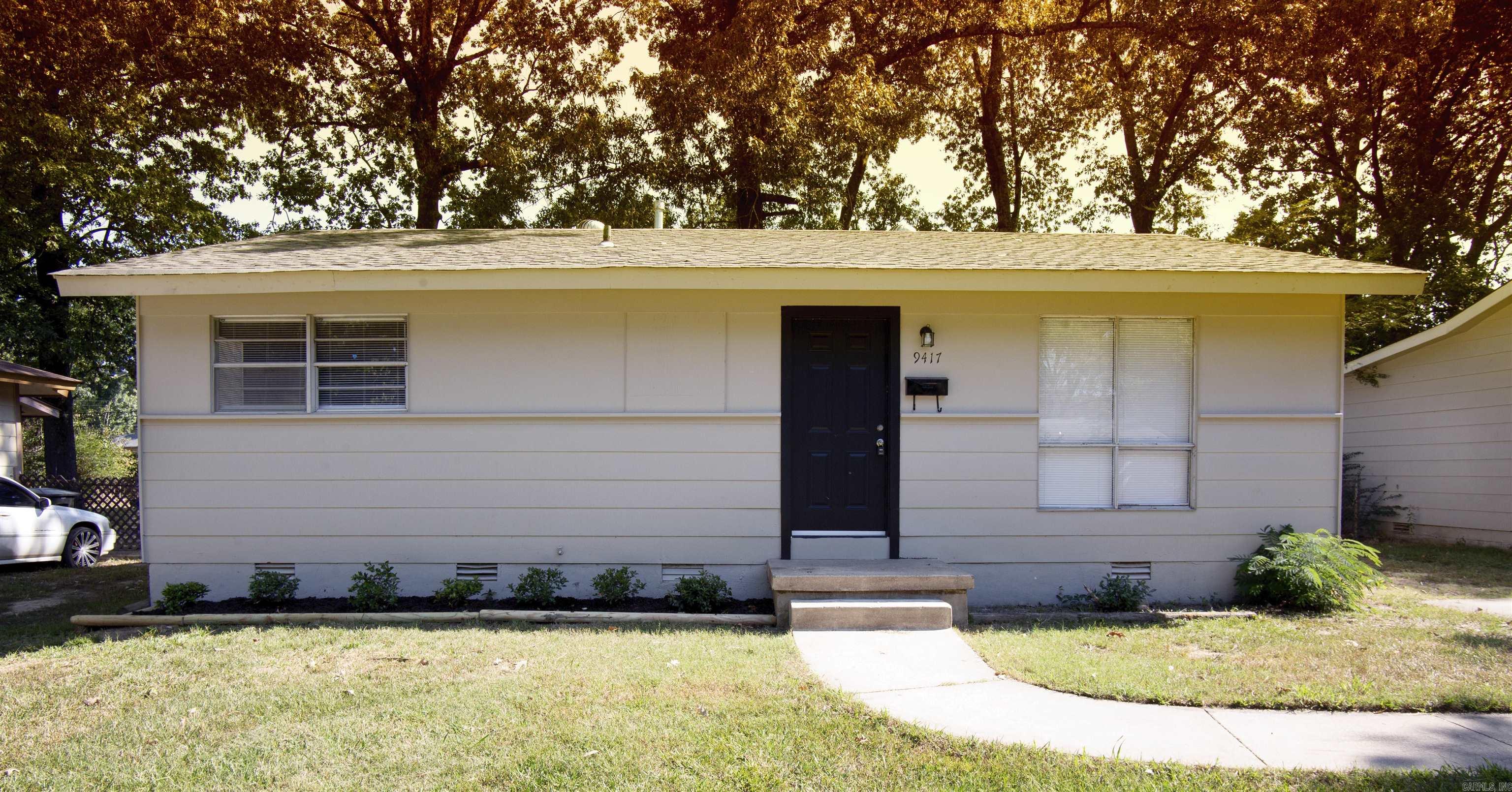 MOVE IN SPECIAL! HALF OFF FIRST MONTH’S RENT AND A 50" SMART TV! Newly remodeled 3BR in SWLR with cute curb appeal. New paint and flooring throughout. Large fully fenced backyard with plenty of shade. Perfect for anyone with kids or pets. The lease for this property is for 2 years with a 3% increase after the first year. Income has to be 3x the amount of rent. NO SECTION 8.